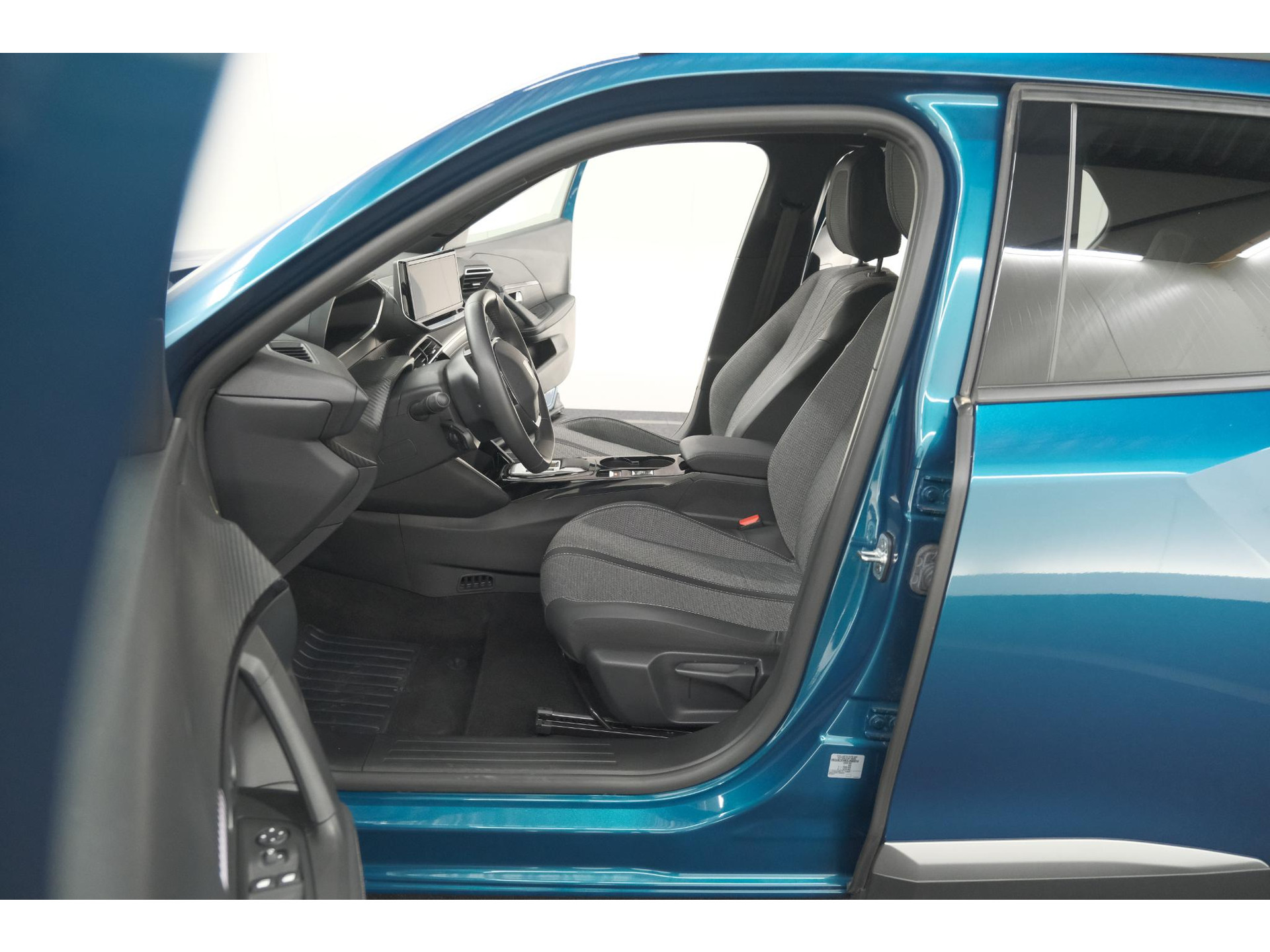 Peugeot e-2008 EV Allure Avantage 54 kWh | 11 KW Laadfunctie | Parkeersensoren | Apple Carplay