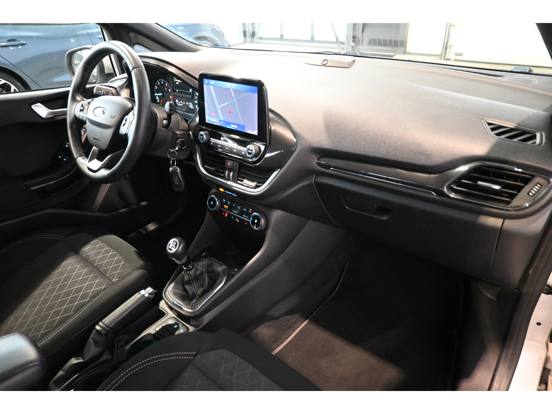Ford Fiesta 1.0 EcoBoost Hybrid Active X Navigatie Caplay Stoel/Stuurverwarming Goed Onderhouden! Inruil Mogelijk!