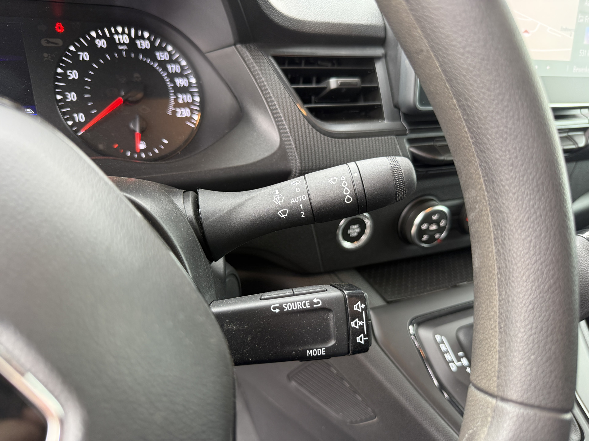 Renault Kangoo Grand Comfort TCe 130PK **Benzine** Automaat L1 LED Inbouw Airco Cruise Control Camera Parkeersensoren