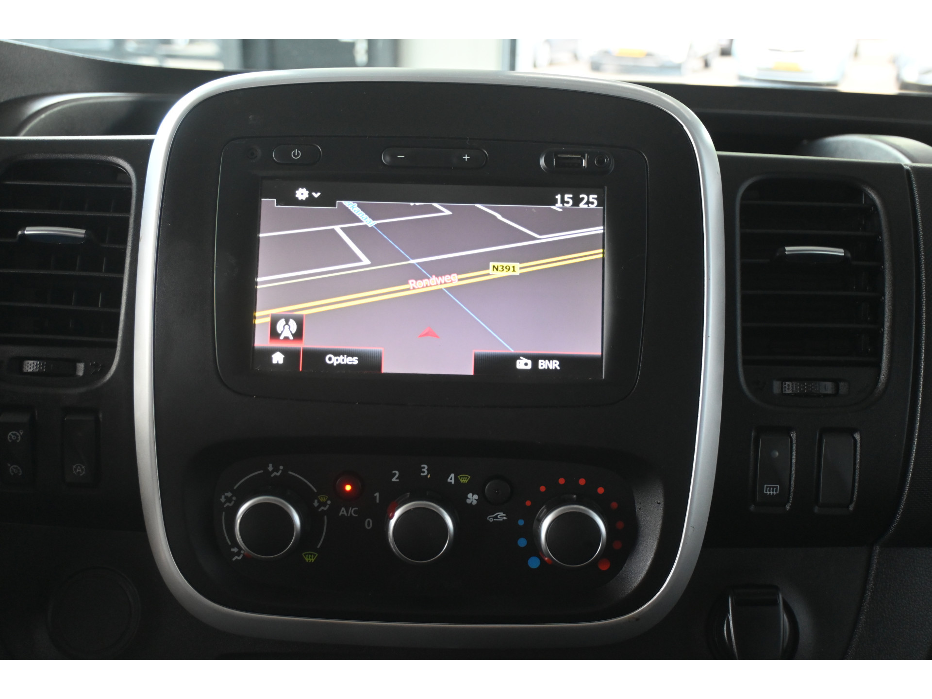 Renault Trafic 2.0 dCi Automaat 145 T29 L2H1 DC Comfort Airco Navigatie LED 1e Eigenaar Rijklaarprijs! Inruil Mogelijk!