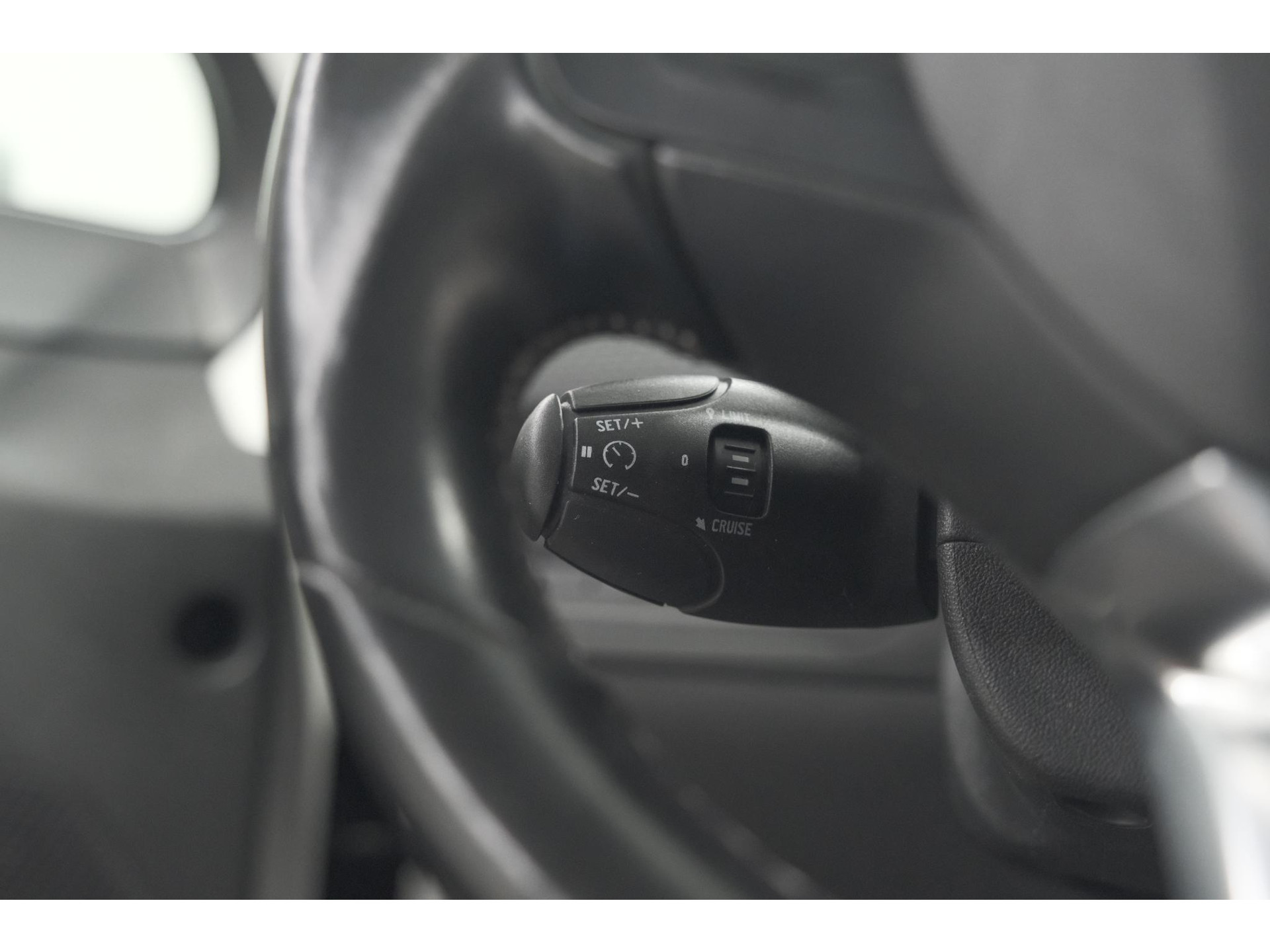 Peugeot 2008 PureTech 130 Allure | Camera | Apple Carplay | Parkeersensoren | Navigatie