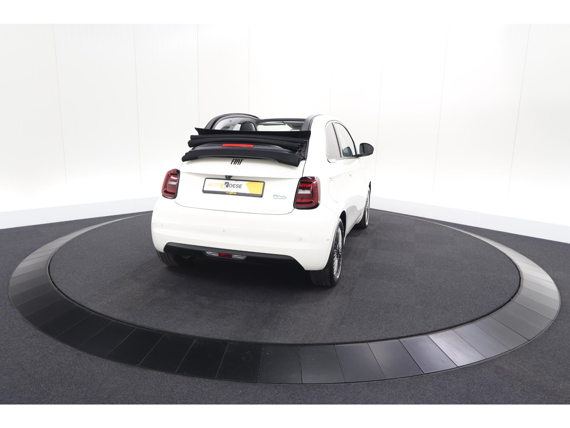 Fiat 500 C Icon 42 kWh | 97,3% SOH | Convenience Pack | Camera | Dodehoekdetectie | Stoelverwarming