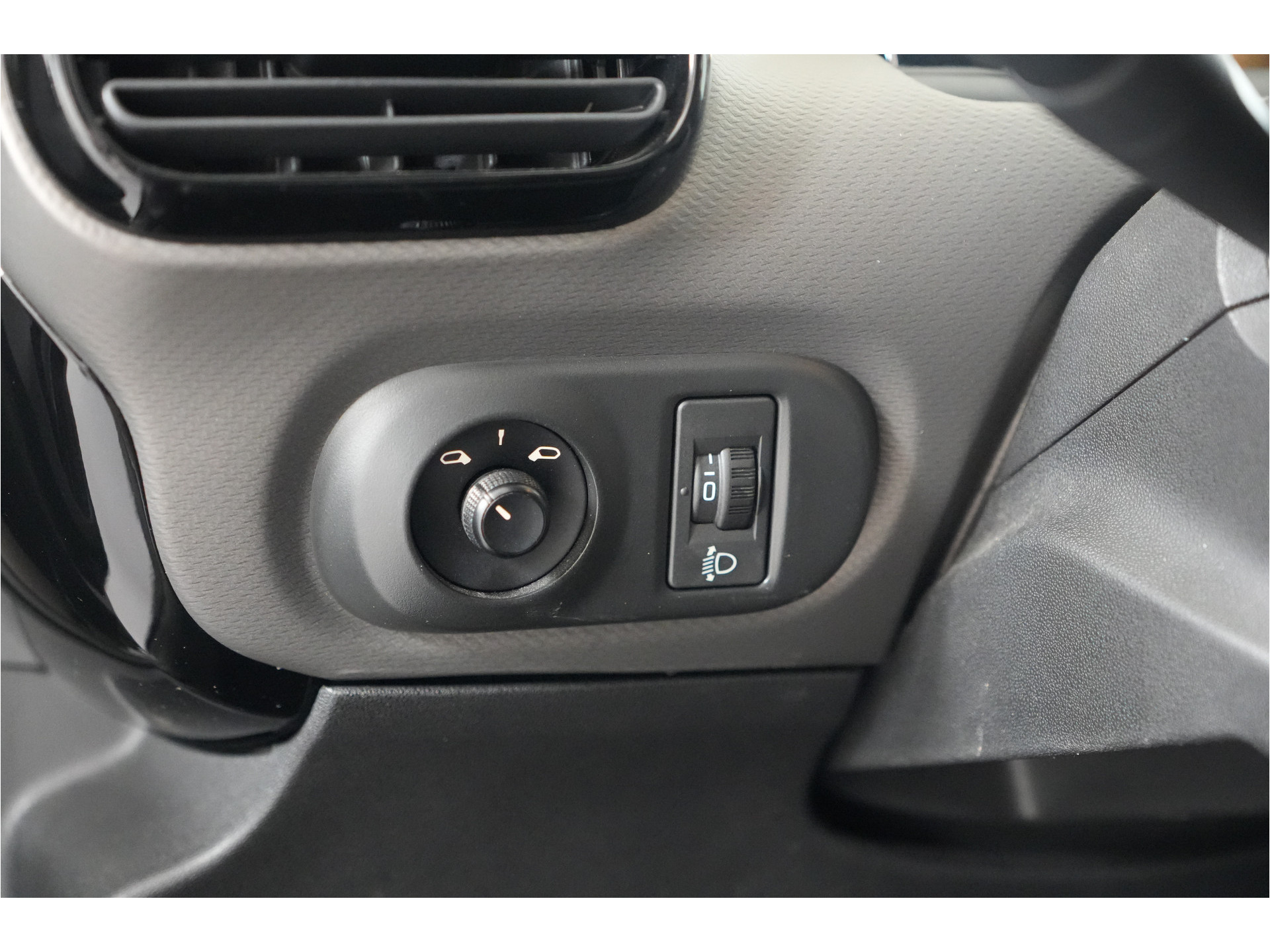Citroën C4 Cactus 1.6 BlueHDi Feel | Trekhaak | Cruise | Airco |