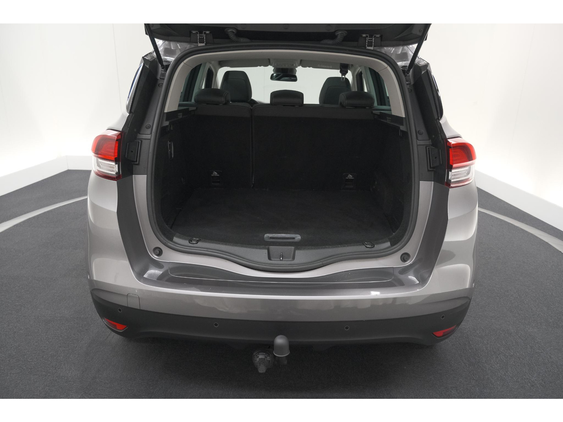 Renault Scénic TCe 130 Intens | Trekhaak | Panoramadak | Camera | Apple Carplay | Dodehoekdetectie
