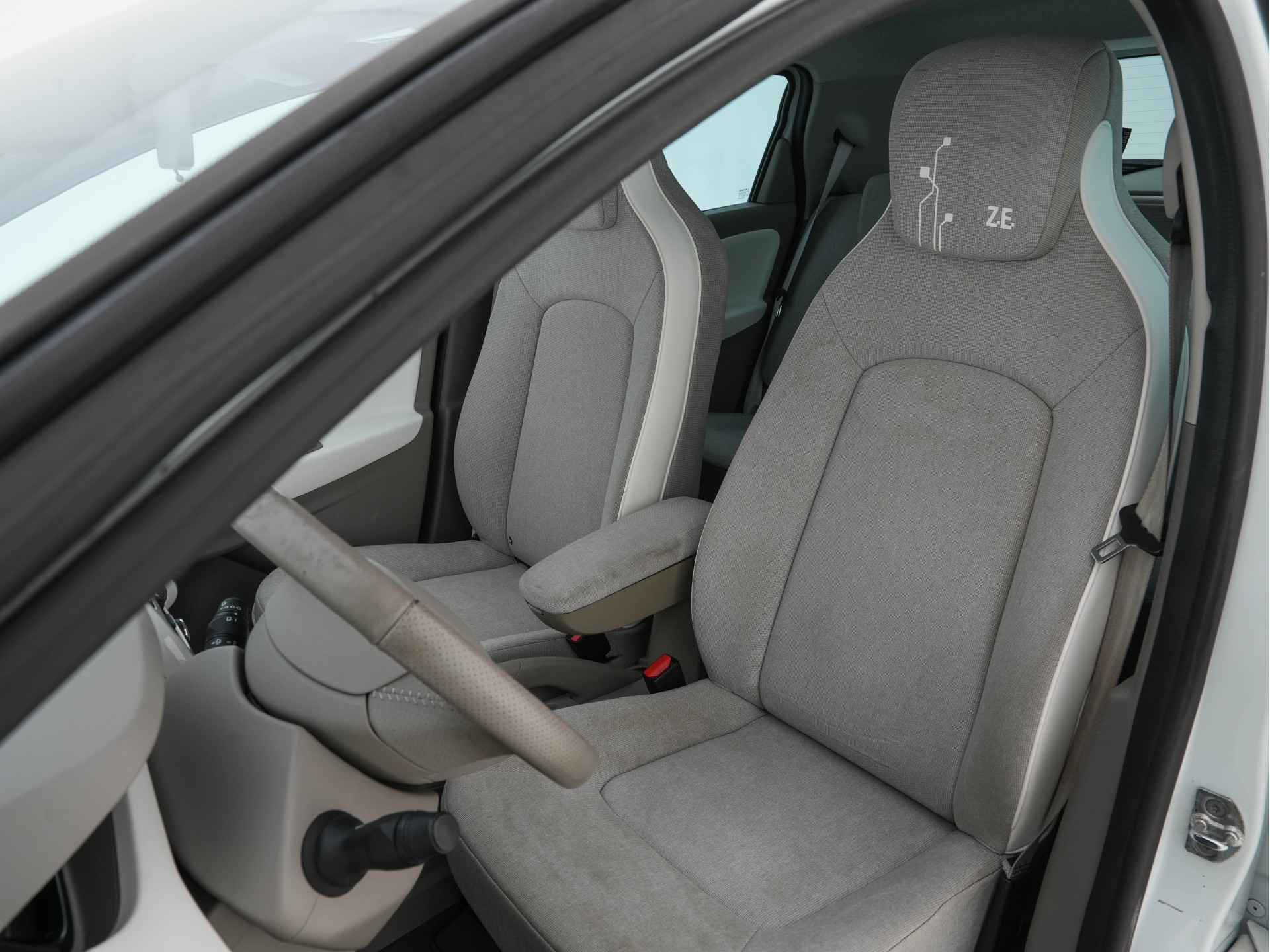 Renault ZOE Q210 (Includes-Battery) Zen Quickcharge 22 kWh [ 3-Fase ] {SOH-91%} Aut. *NAVI-FULLMAP | DIGI-COCKPIT | KEYLESS | CAMERA | COMFORT-SEATS | ECC | PDC | CRUISE |  16''ALU *