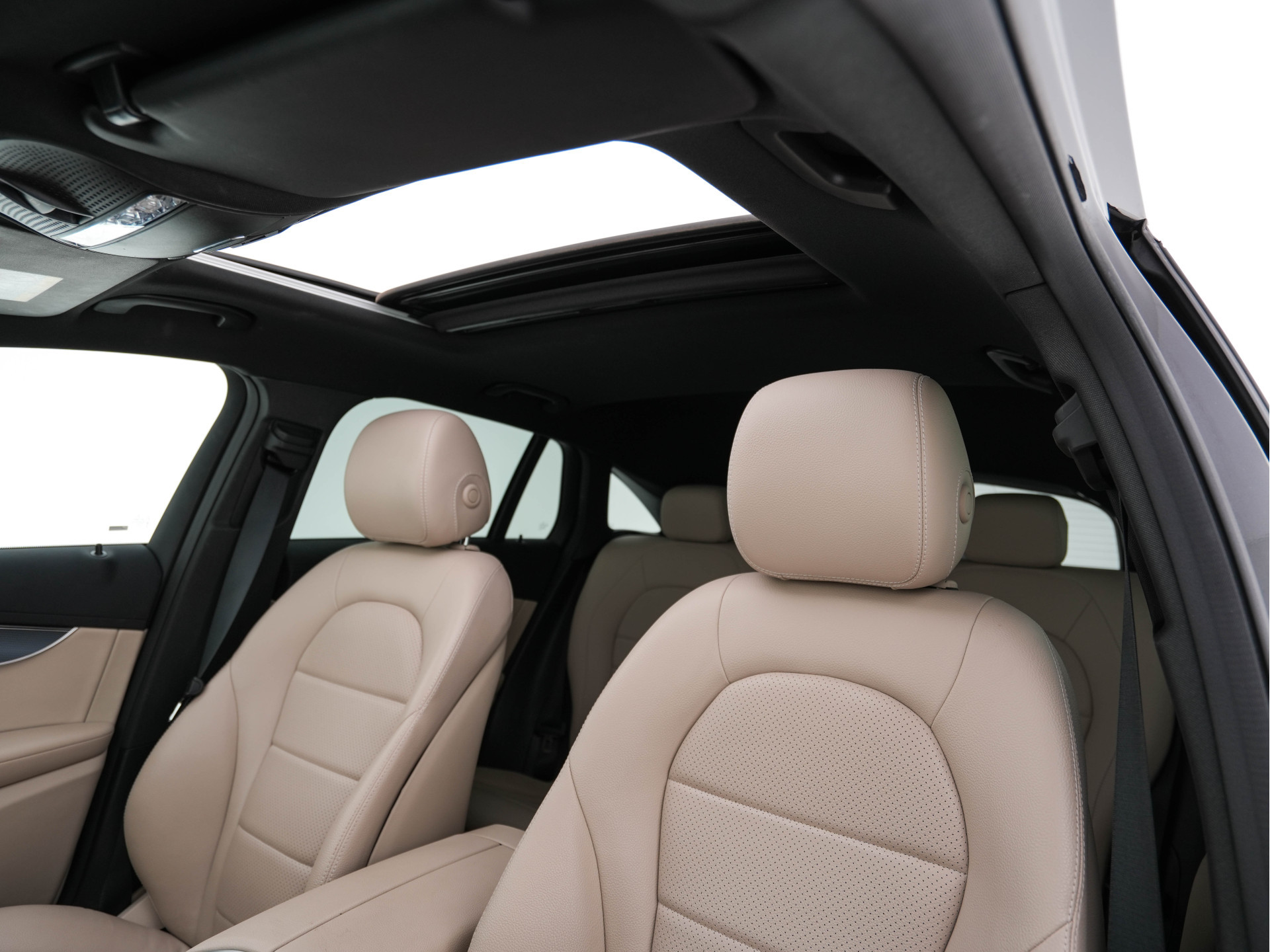 Mercedes-Benz EQC 400 4MATIC Business Solution 80 kWh (3-Fase) {SOH-93%} (INCL-BTW) *AUT | SUNROOF | WIDE-SCREEN-DIGI-COCKPIT | MEMORY-PACK | SURROUND-VIEW | KEYLESS | ARTICO-FULL-LEATHER | SPORT-SEATS | DAB+ | 19 ''*