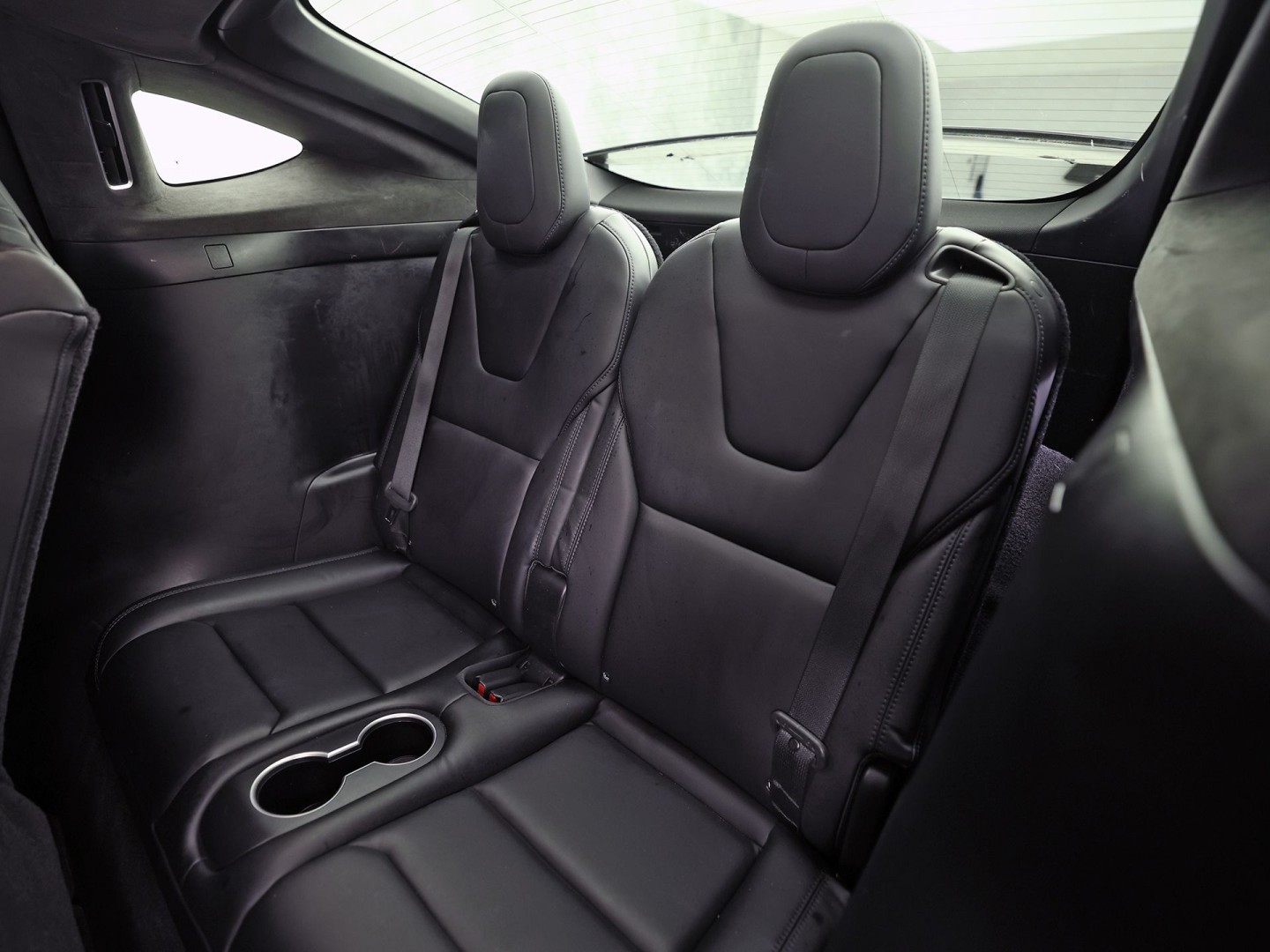 Tesla Model X 100D 7 Persoons 417Pk (AUTOPILOT, LUCHTVERING, STUUR/STOELVERWARMING, CAMERA, ADAPTIVE CRUISE, KEYLESS ENTRY, NIEUWSTAAT)