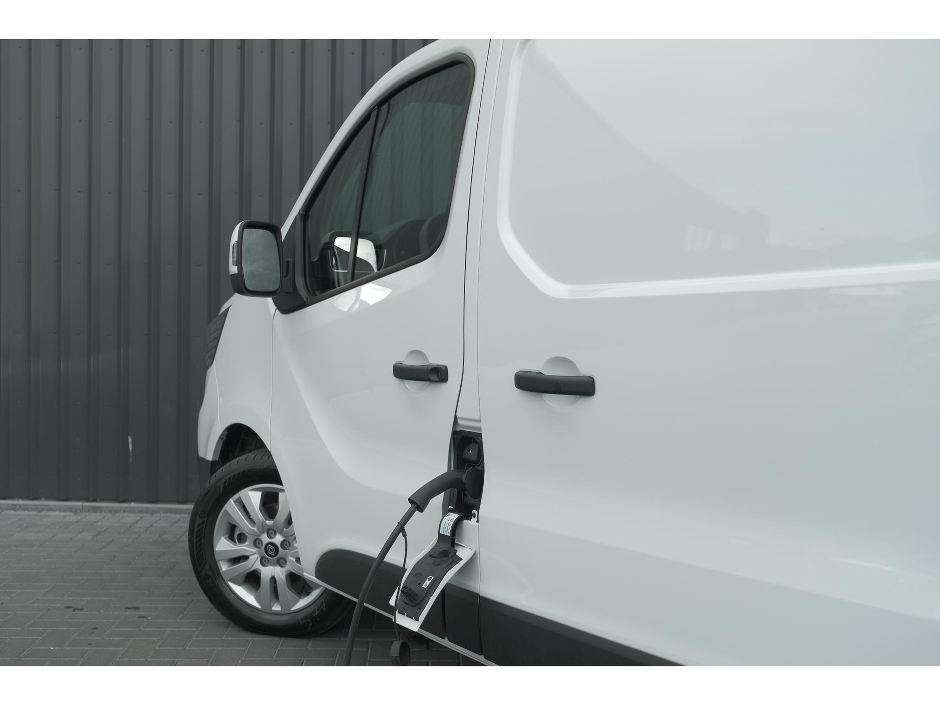 Renault Trafic E-Tech T29 L1H1 Advance 52 kWh | Laadruimte-pakket | Parkeerpakket | 3 fase lader | Camera