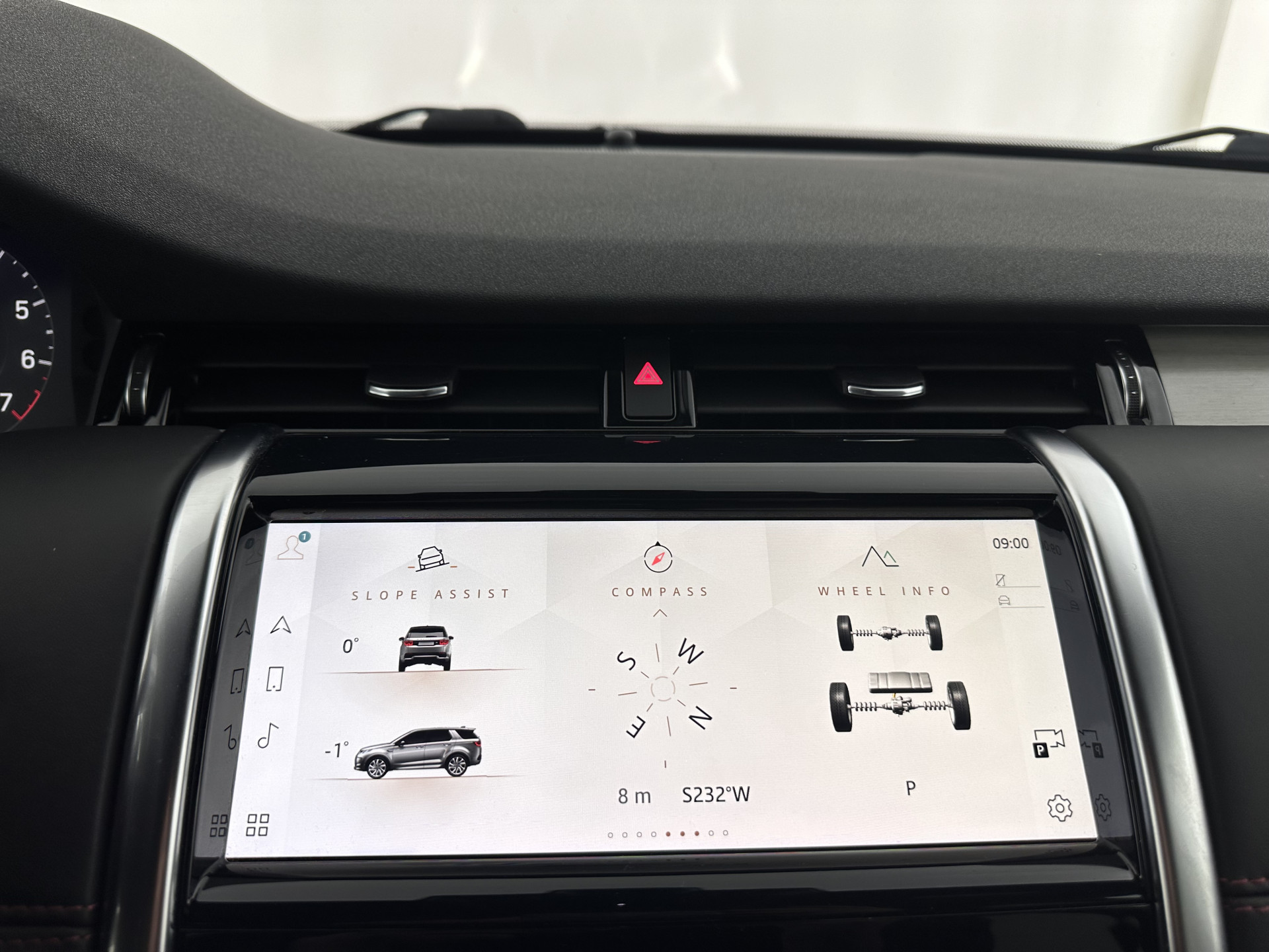 Land Rover Discovery Sport P300e 1.5 R-Dynamic HSE Black Exterior Pack AWD (Plug-in) (INCL-BTW) *LEATHER | FULL-LED | DIGI-COCKPIT | MERIDIAN-AUDIO | BLINDSPOT | KEYLESS | SHIFTPADDLES | PRIVACYGLASS | NAVI-FULLMAP | ECC | MEMORY-PACK | PDC | CRUISE | 20'