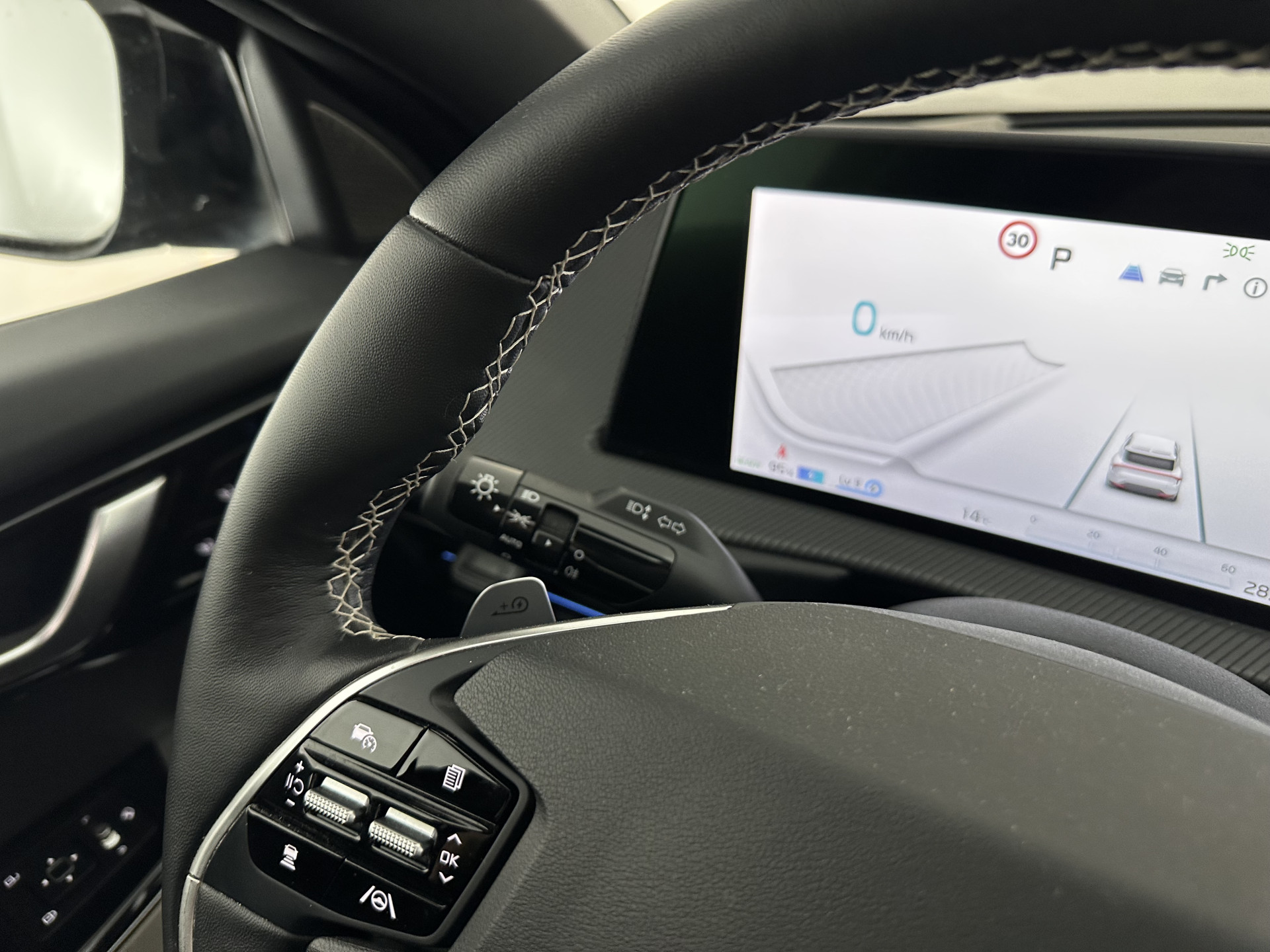 Kia EV6 GT-Line 77.4 kWh [ 3-Fase-11kW ] (SOH-100%) (INCL-BTW) Aut. *HEATPUMP | PANO | HEAD-UP | LEATHER-ALCANTARA | ADAPTIVE-CRUISE | DIGI-COCKPIT | MERIDIAN-AUDIO | MEMORYPACK | FULL-LED | KEYLESS | TOPVIEW | DAB | BLINDSPOT | NAVI-FULLMAP |