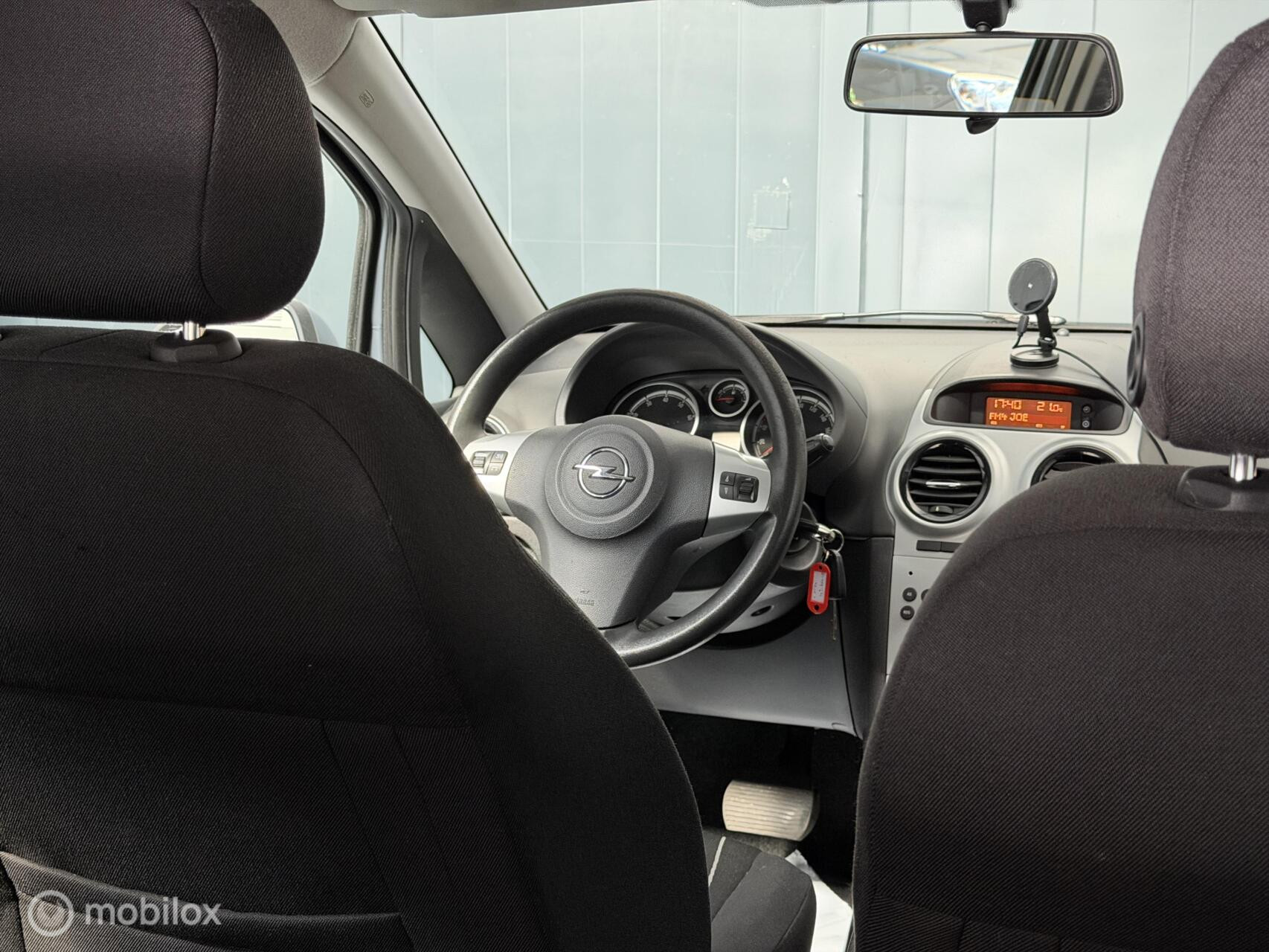 Opel Corsa 1.4-16V Cosmo| Vol Automaat | NAP | Cruise |Airco