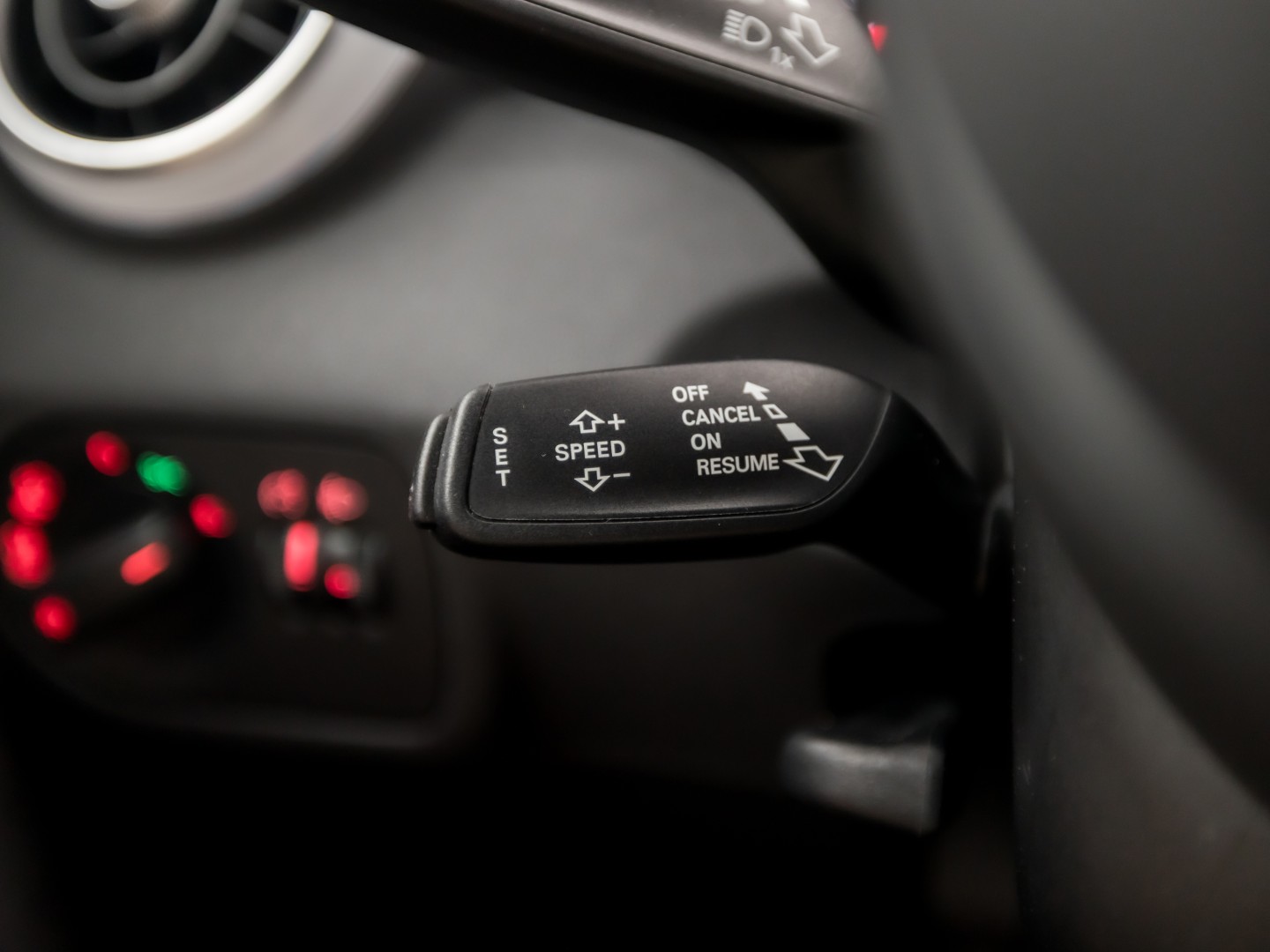 Audi A1 Sportback 1.2 TFSI S-Line Sport (NAVIGATIE, 5 DEURS, PARKEERSENSOREN, CRUISE, SPORTSTOELEN, LED ACHTERLICHTEN, BLUETOOTH, NIEUWE APK, NIEUWSTAAT)