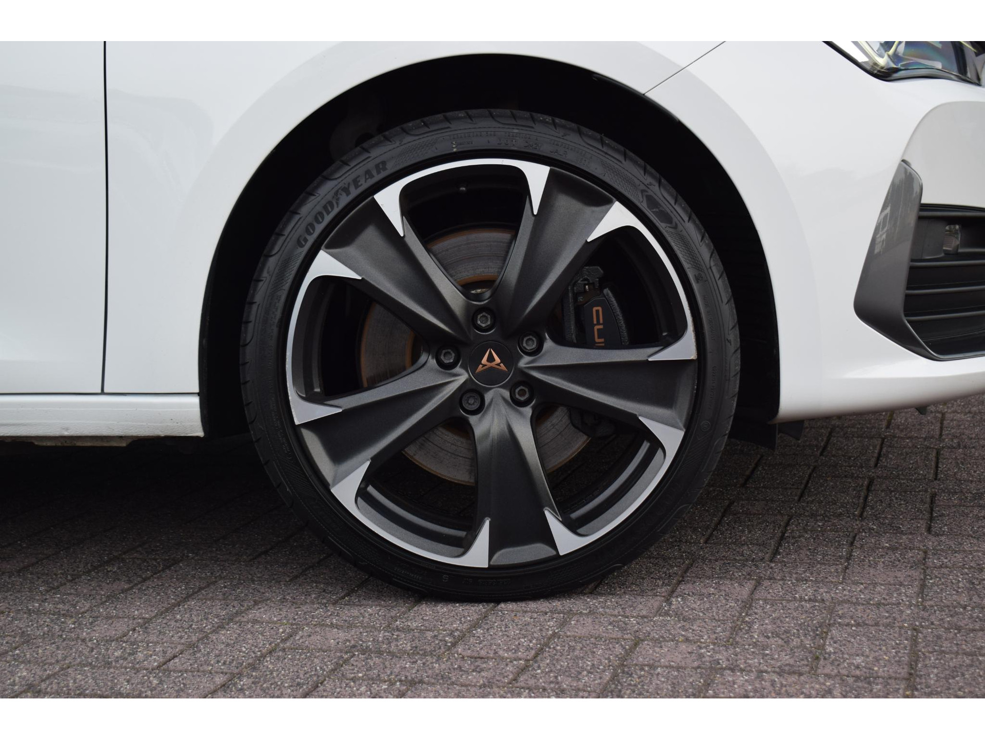 CUPRA Leon Sportstourer 1.4 e-Hybrid VZ Business | 245 PK | Half Leer | Apple CarPlay | Stuurverwarming