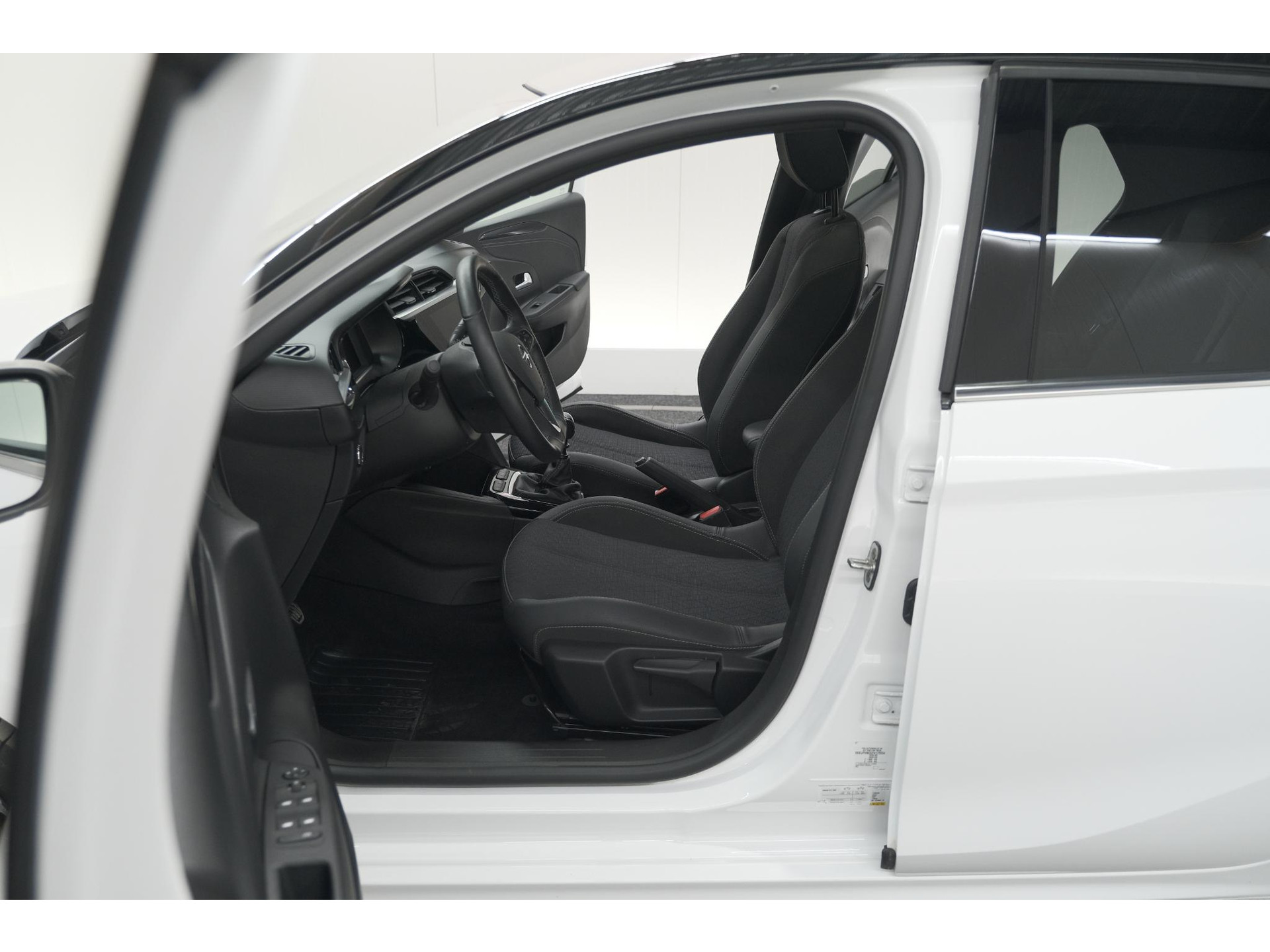 Opel Corsa 1.2 Turbo 100 Ultimate | Panoramadak | Camera | Dodehoekdetectie | Apple Carplay