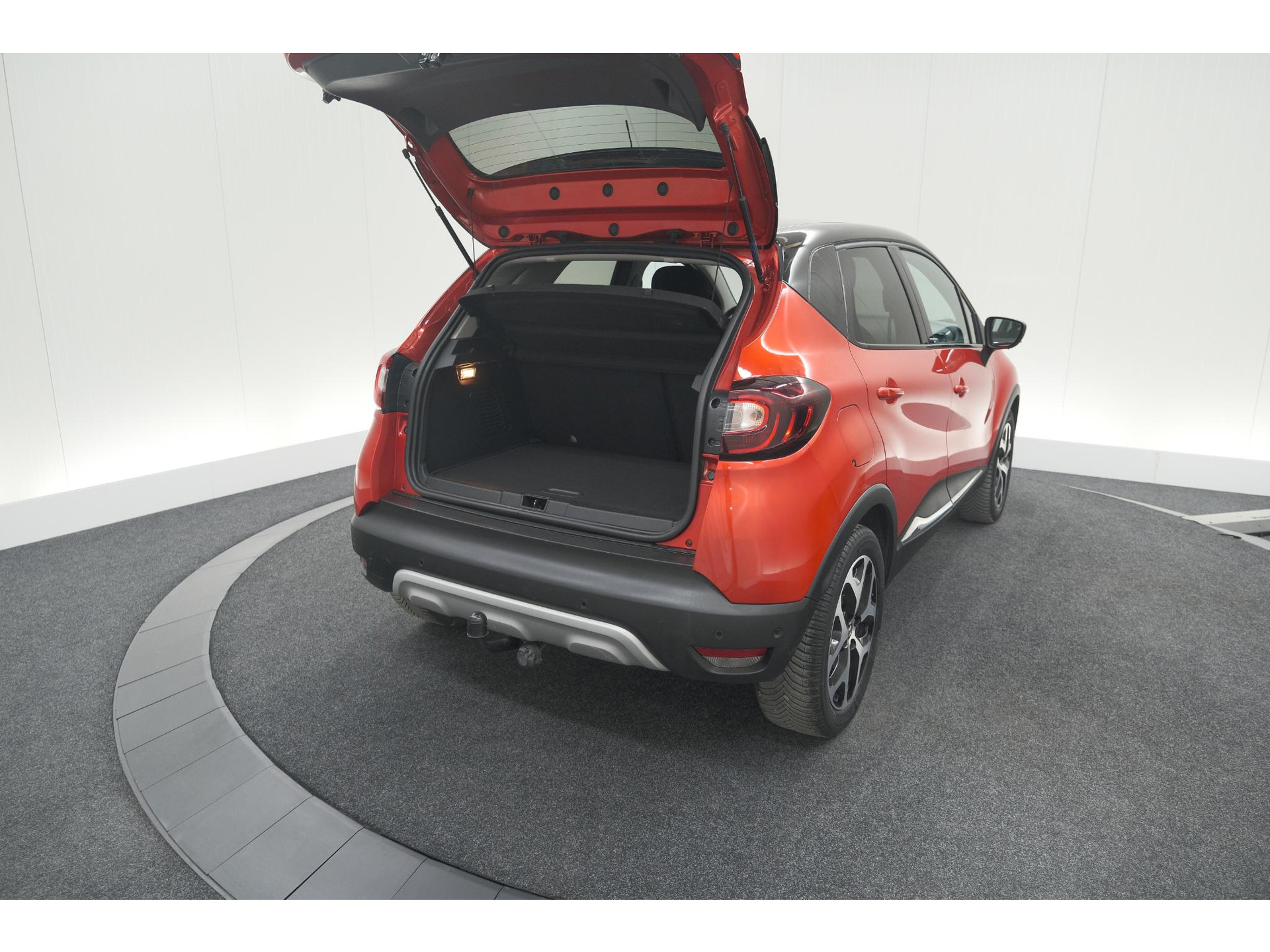 Renault Captur TCe 90 Intens | Trekhaak | Camera | Dodehoekdetectie | Navigatie