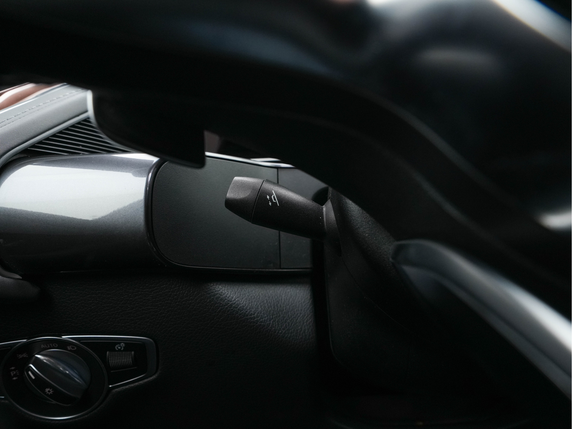 Mercedes-Benz EQC 400 4MATIC AMG-Pack Premium Plus 80 kWh (3-Fase) {SOH-94%} (INCL-BTW) *PANO | WIDESCREEN | HEAD-UP | DISTRONIC | MULTI-BEAM | BURMESTER-AUDIO | MEMORY-PACK | TOP-VIEW | KEYLESS | LEATHER | SPORT-SEATS | DAB+ | AMBIENT-LIGHT | 20''