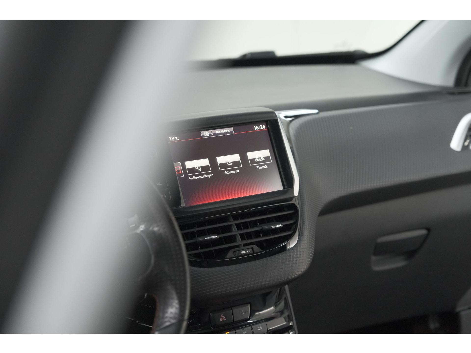 Peugeot 2008 PureTech 110 EAT6 GT | Trekhaak | Camera | Panoramadak | Apple Carplay