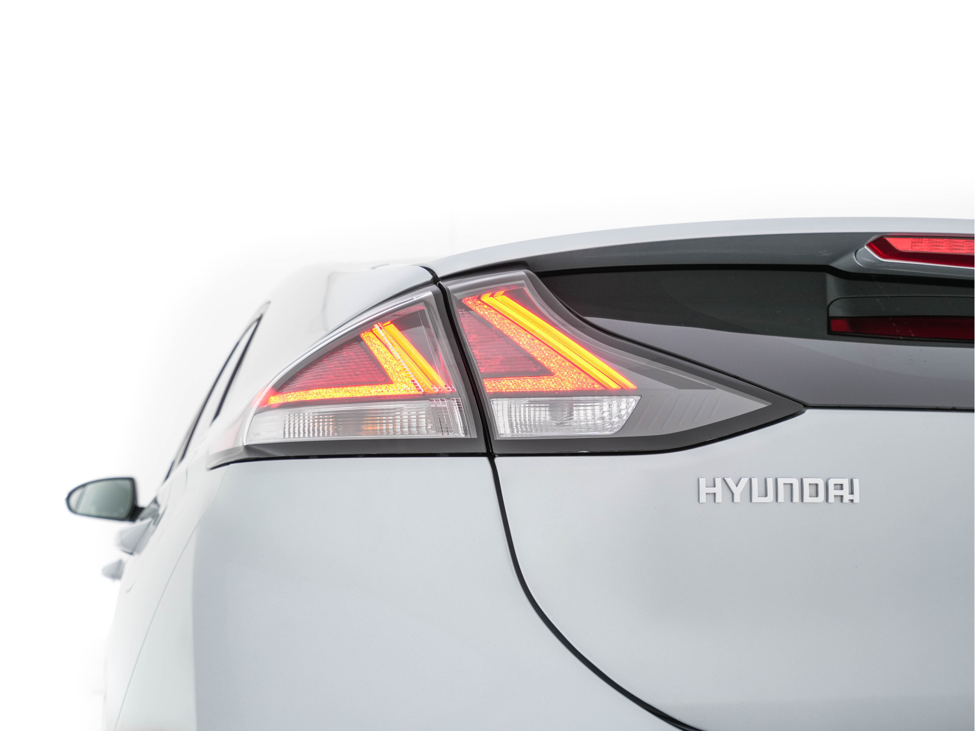 Hyundai IONIQ Premium EV 38 kWh {SOH-100%} Aut *HEATPUMP | LEATHER | FULL-LED | ADAPTIVE-CRUISE | KEYLESS | NAVI-FULLMAP | DAB | CAMERA | MEMORY-PACK | DIGI-COCKPIT | HEATED/VENTILATED-SEATS | CCS- FASTLOADER | PRIVACY-GLASS |