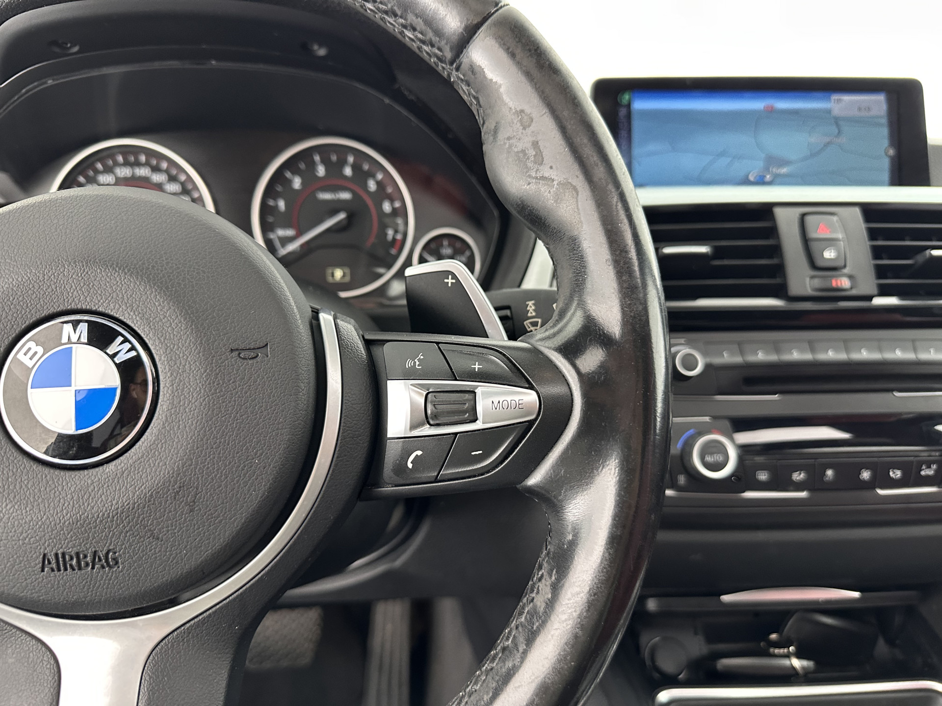 BMW 3-serie 328i High Executive M-Sport-Pack Aut *PANO | LEATHER | BI-XENON | HEATED-SPORTSEATS | SHIFT-PADDLES | HIFI-SOUND | MEMORY-PACK | KEYLESS | NAVI-FULLMAP | ECC | PRIVACY-GLASS | PDC | CRUISE | 19''ALU*