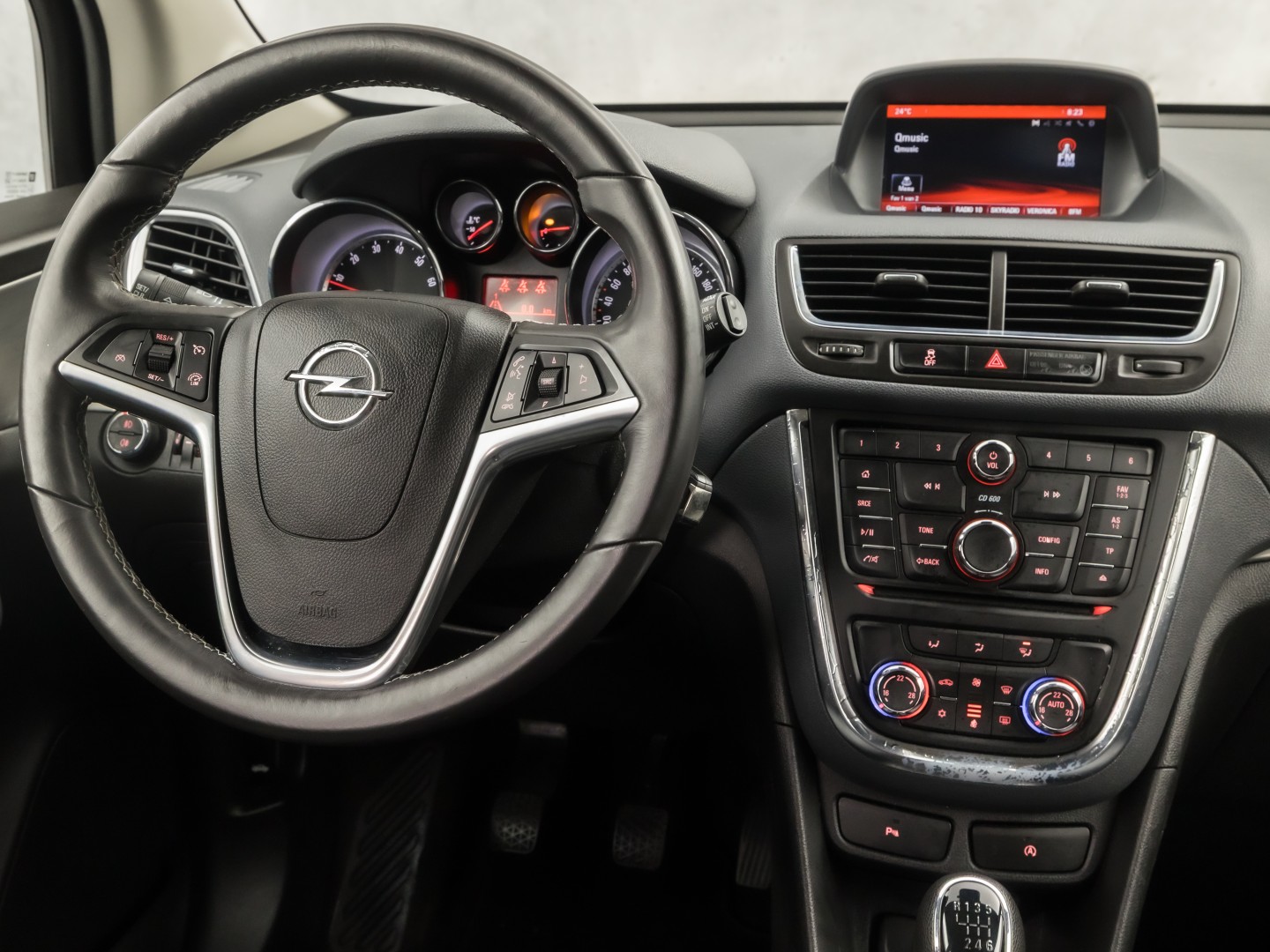 Opel Mokka 1.4 Innovation Sport 140Pk (CLIMATE, GETINT GLAS, SPORTSTOELEN, PARKEERSENSOREN, CRUISE, NIEUWSTAAT)