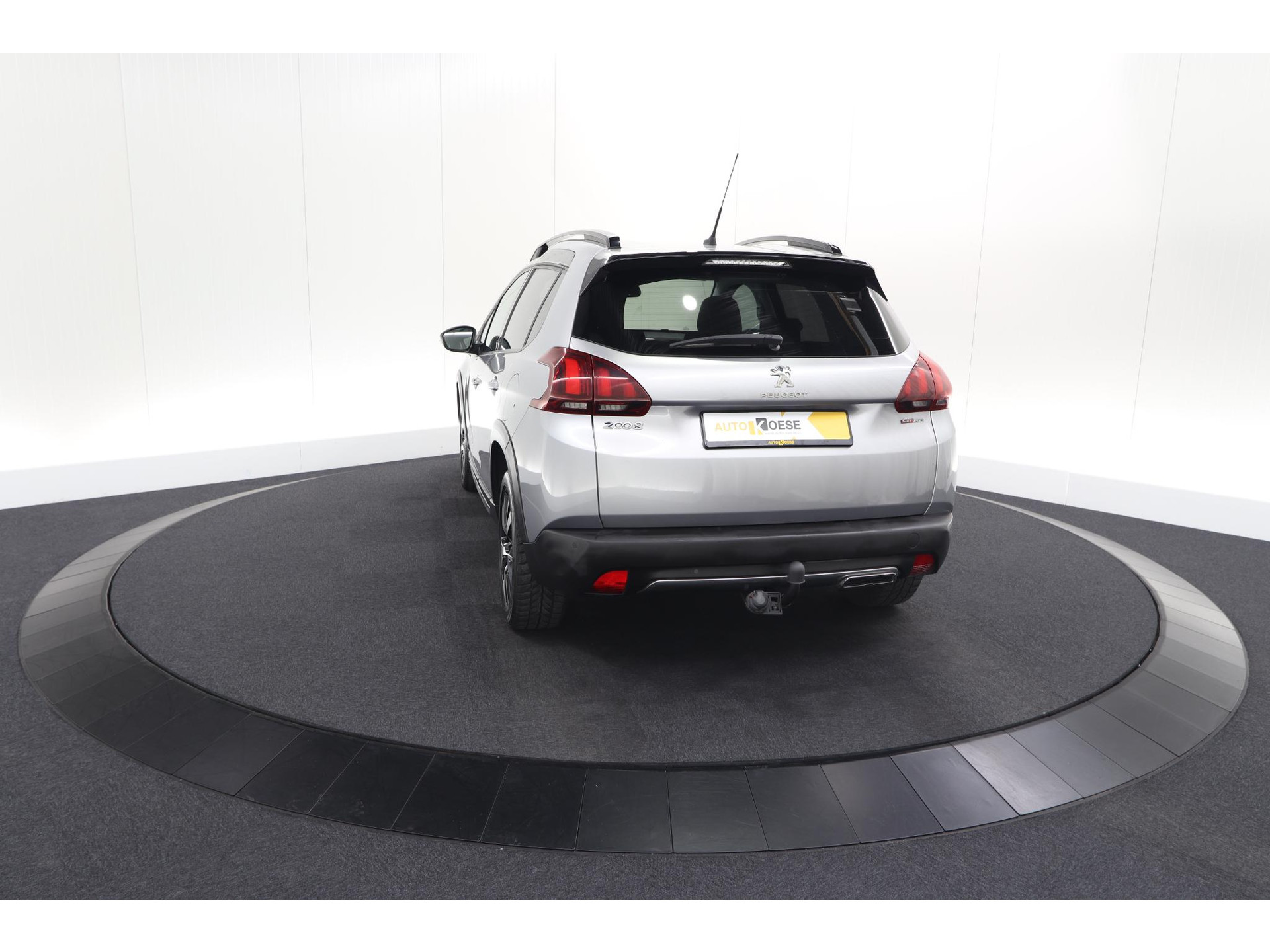 Peugeot 2008 PureTech 110 EAT6 GT-Line | Trekhaak | Panoramadak | Apple Carplay | Parkeersensoren