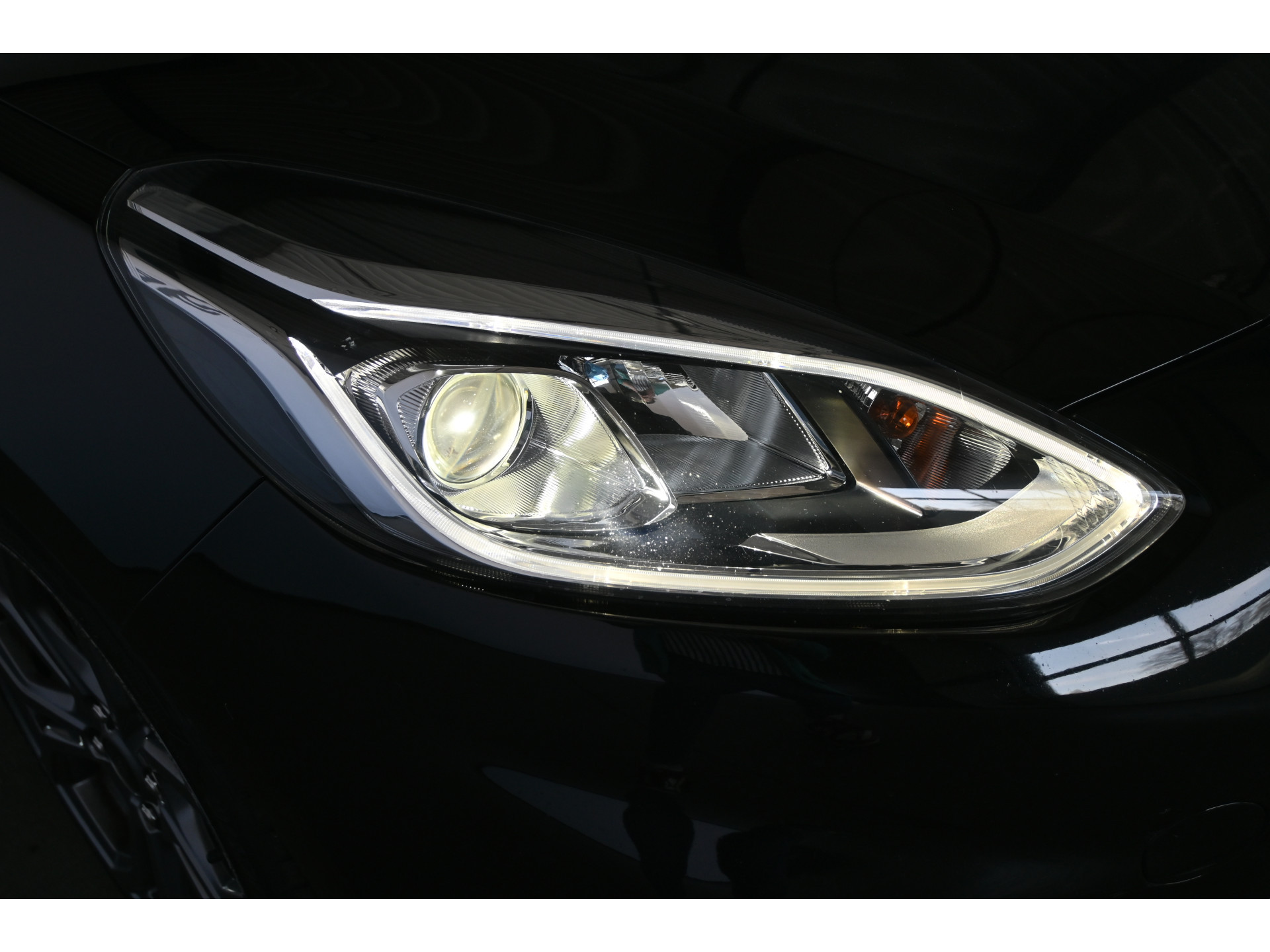 Ford Fiesta 1.0 EcoBoost ST-Line Bang & Olufsen Clima Navigatie Cruise control LED Stoelverwarming Inruil Mogelijk!