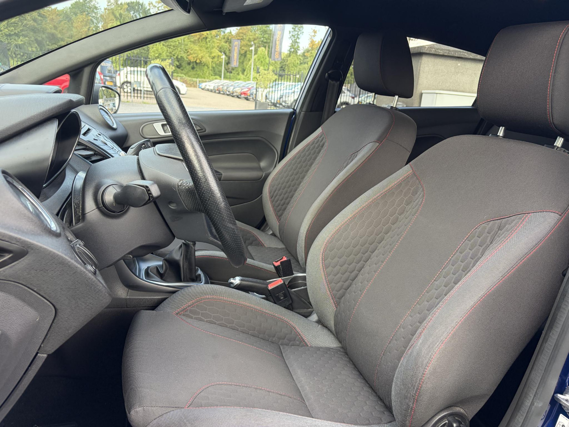Ford Fiesta 1.0 EcoBoost ST Line 102pk l Navi l 2e Eigenaar l Airco l Cruisel 5 Deurs l  Pdc l 17''Lm velgen l Recent beurt gehad l Bj 12-2016 l N.A.P l Apk tot 01-2027