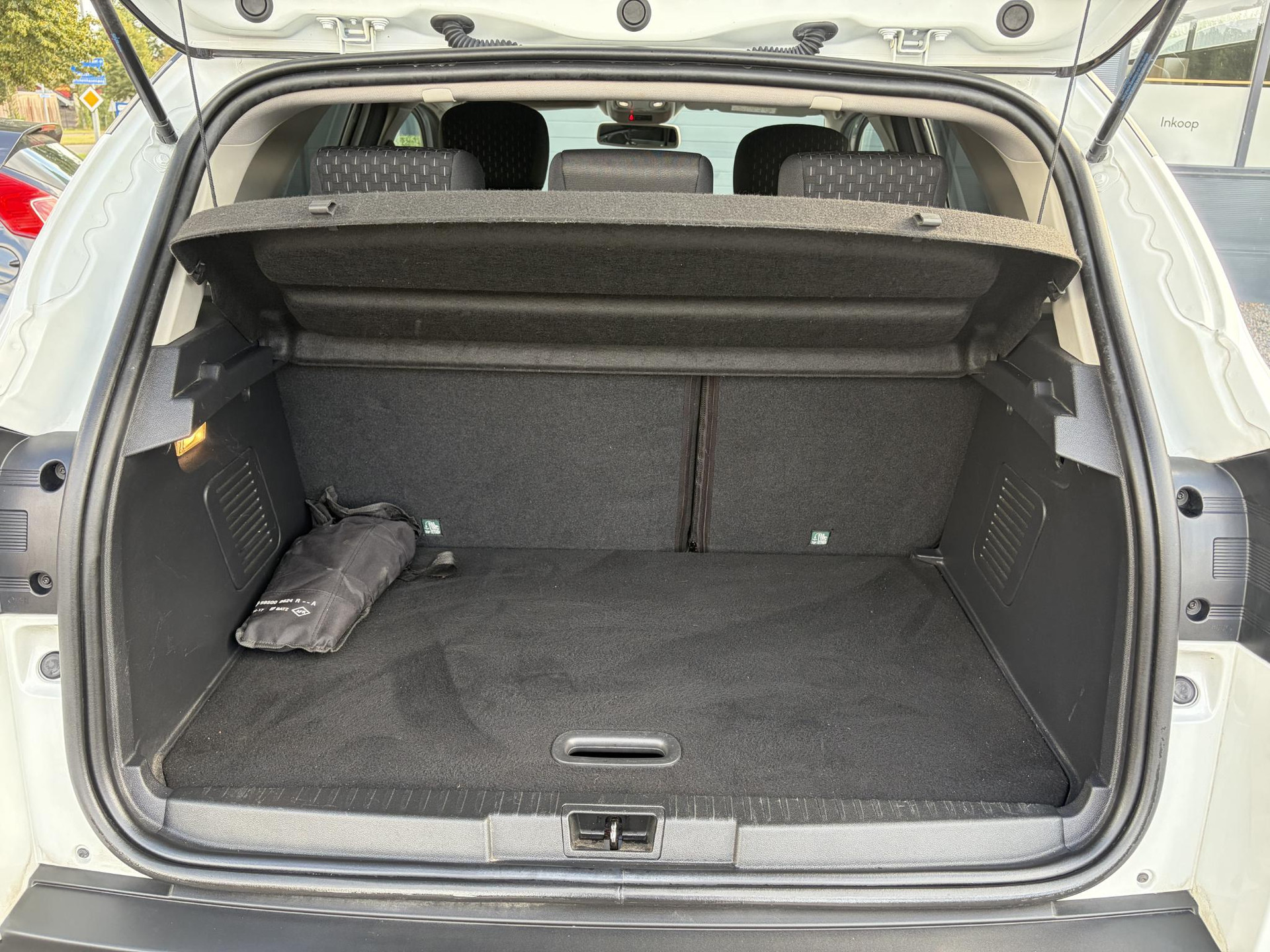 Renault Captur 0.9 TCe Intens ✓1e Eigenaar✓Camera ✓Keyless✓Airco✓Cruise✓Dealer Onderhouden✓LED koplampen✓Dodehoeksensor✓17'' Lm velgen✓Pdc V+A✓N.A.P✓Bj 12-2017✓Apk tot 01-2027