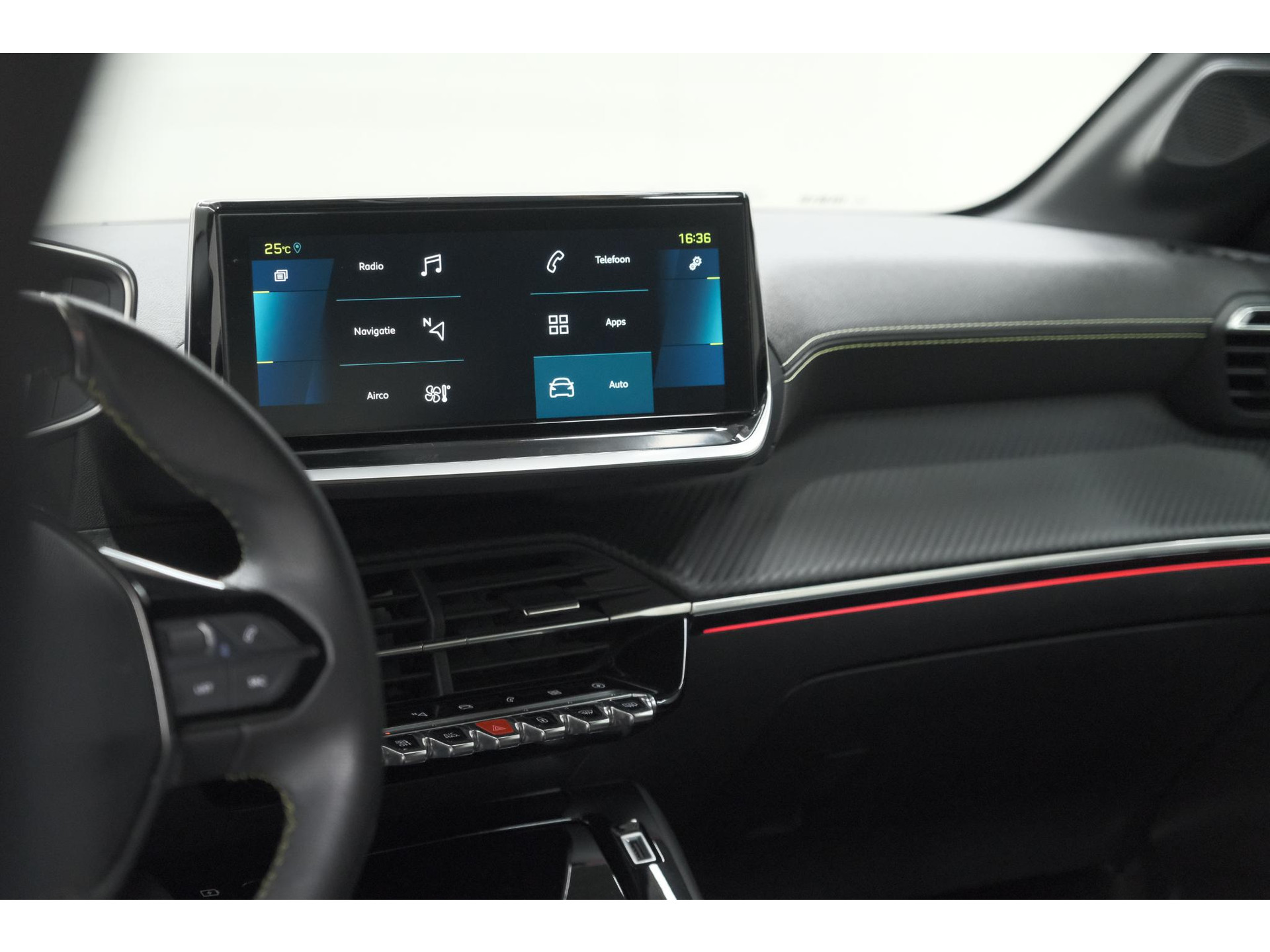 Peugeot e-208 EV GT 50 kWh | 93,7% SOH | Black Pack | Dodehoekdetectie | Camera | Apple Carplay