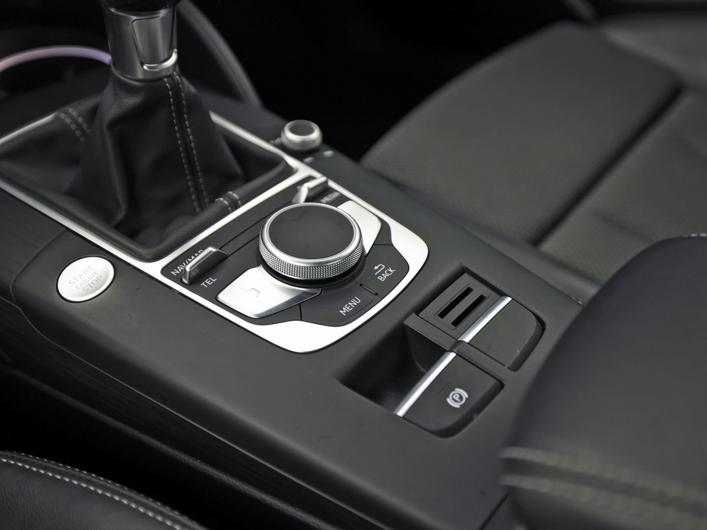 Audi A3 Limousine 1.4 TFSI S-Line Sport 150Pk (2X S-LINE, GROOT NAVI, BANG&OLUFSEN, KEYLESS, AFGEVLAKT STUUR, STOELVERWARMING, PARKEERSENSOREN, SPORTSTOELEN, LM VELGEN, NIEUWE APK)