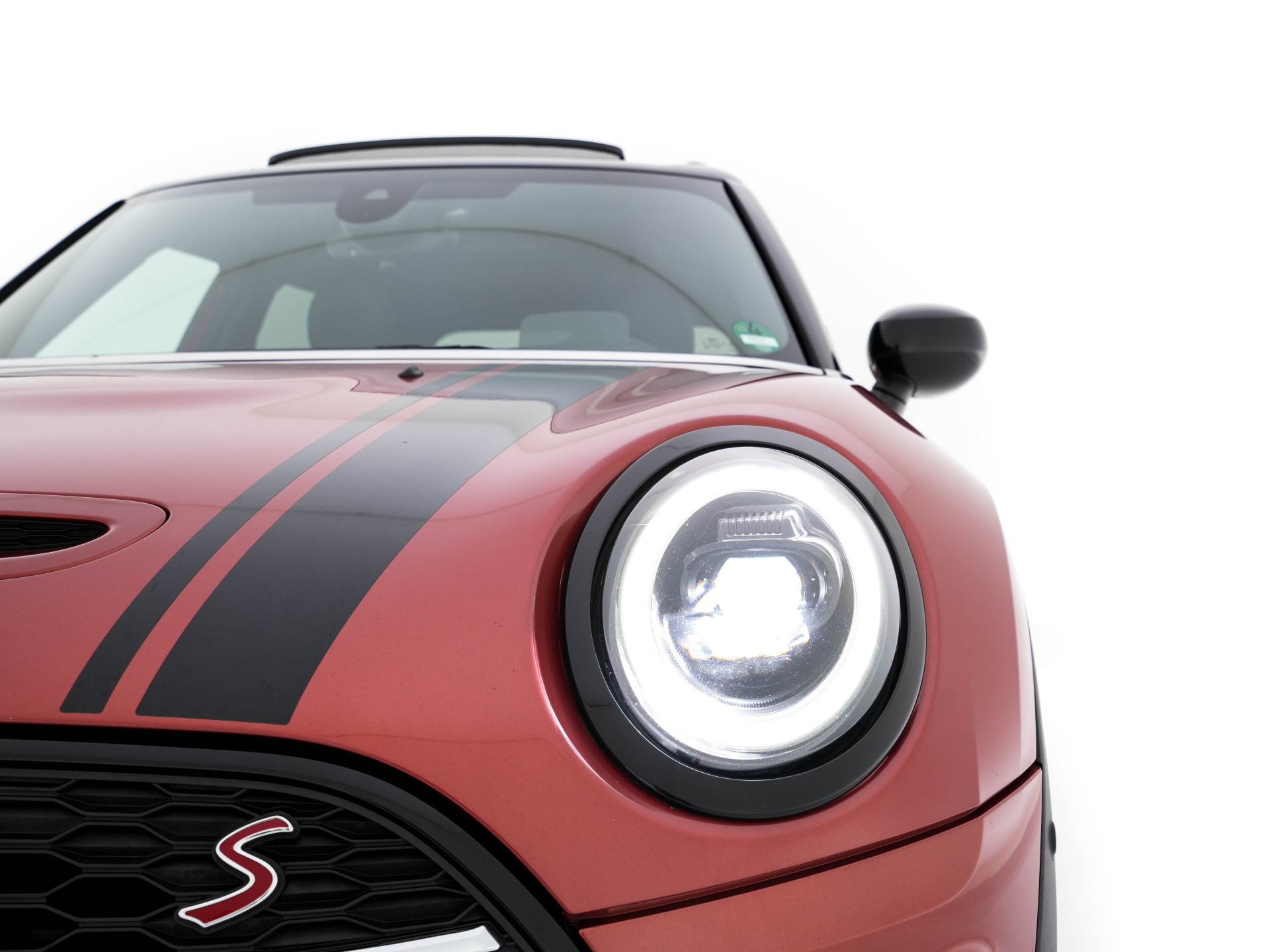 MINI Mini Clubman 2.0 Cooper S ALL4  Premier Plus JCW (INCL-BTW) Aut * PANO | LEATHER | FULL-LED | HEATED-SPORTSEATS | DIGI-COCKPIT | AMBIENT-LIGHT | PRIVACY-GLASS | HEAD-UP | PDC | CAMERA | DAB  | KEYLESS | TOWBAR | 18"ALU*