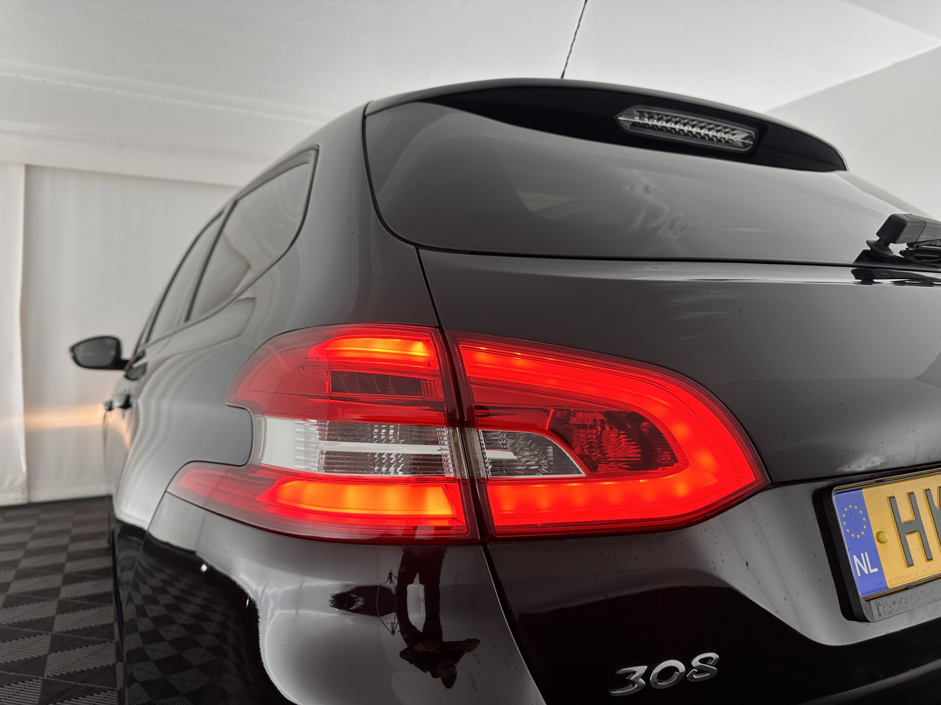 Peugeot 308 SW 1.6 BlueHDI Blue Lease Executive [⚠️] *PANO | NAVI-FULLMAP | ECC | PDC | CRUISE | CAMERA | TOWBAR | COMFORT-SEATS | 16''ALU*