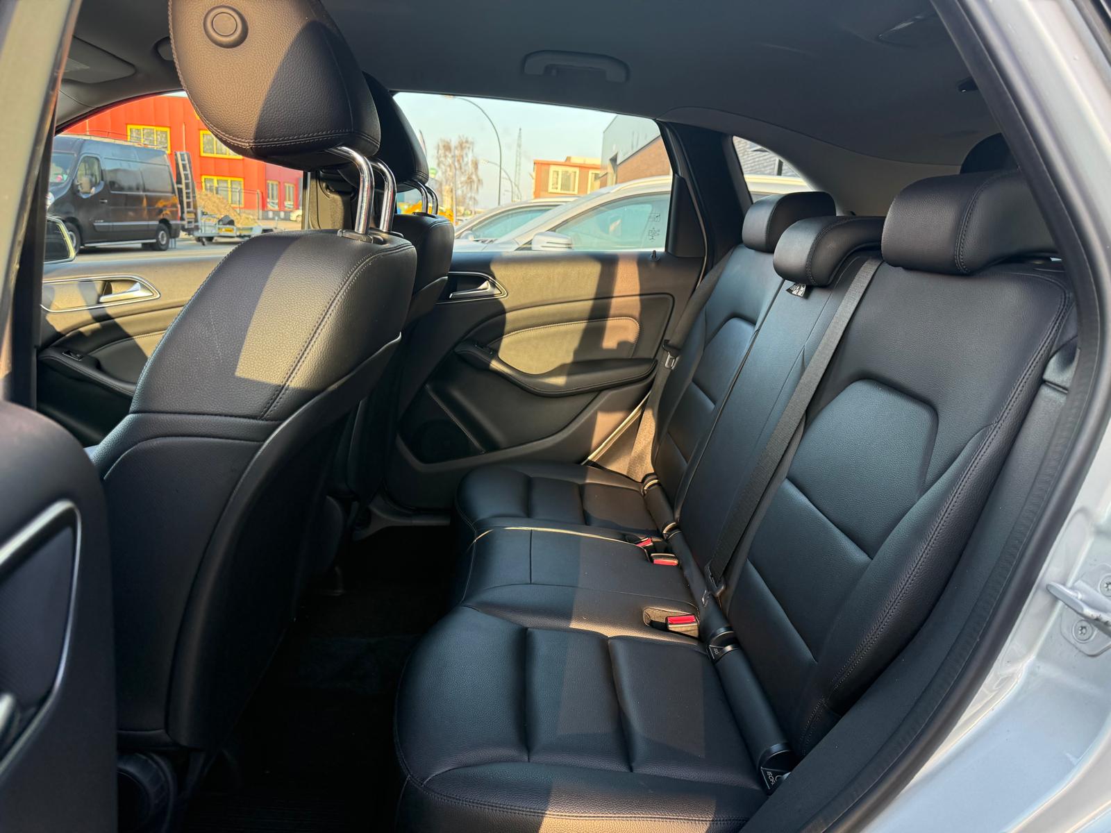 Mercedes-Benz B-klasse 180 Ambition | 2E EIGENAAR |3/6/12MND GARANTIE | AUTOMAAT | CRUISE | NAVI | XENON | LMV |