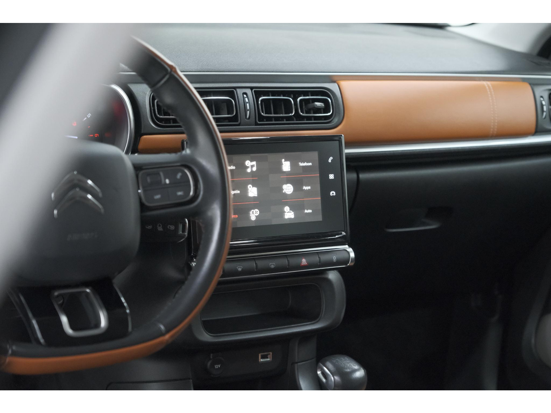 Citroen C3 PureTech 110 S&S Shine | Trekhaak | Parkeersensoren | Navigatie | Apple Carplay