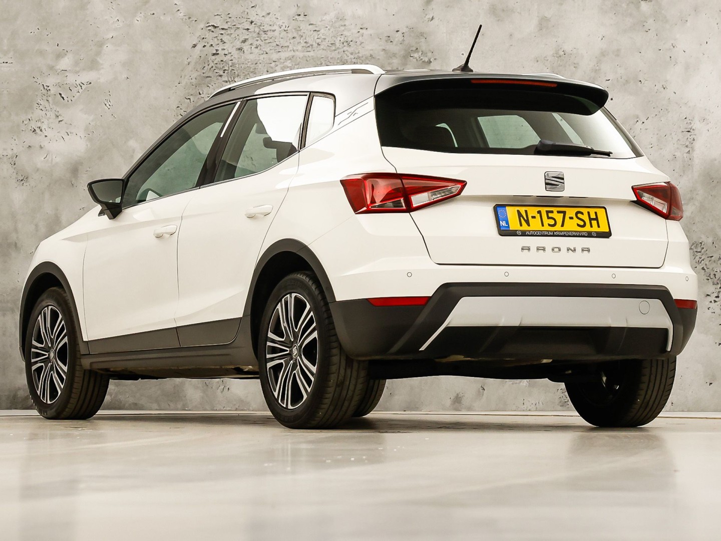 SEAT Arona 1.0 TSI Sport (APPLE CARPLAY, GROOT NAVI, CLIMATE, ZWART HEMEL, SPORTSTOELEN, PARKEERSENSOREN, ELEK PAKKET, CRUISE, NIEUWSTAAT)