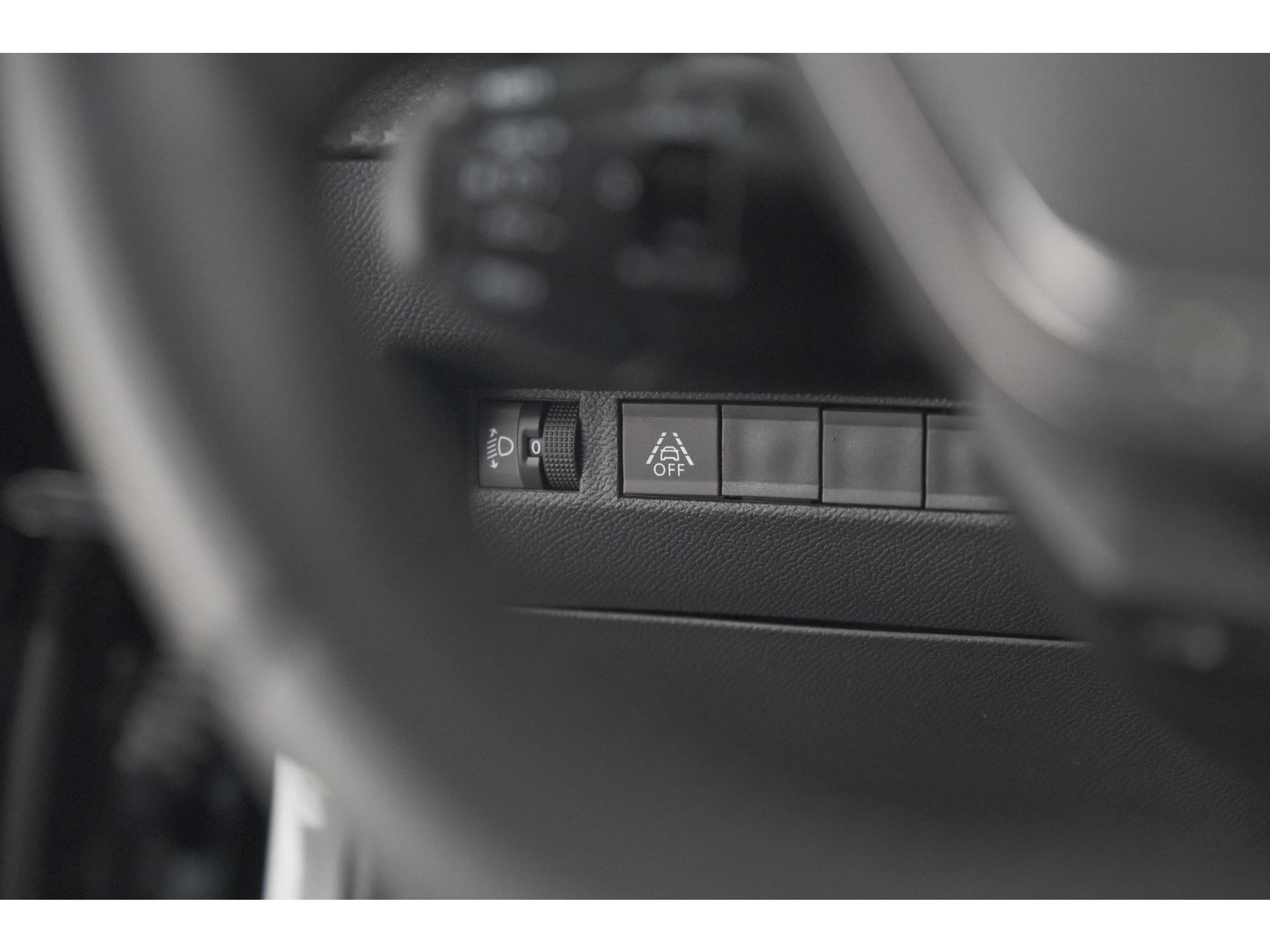 Peugeot 2008 PureTech 130 EAT8 Active | Parkeersensoren | Navigatie | Apple Carplay