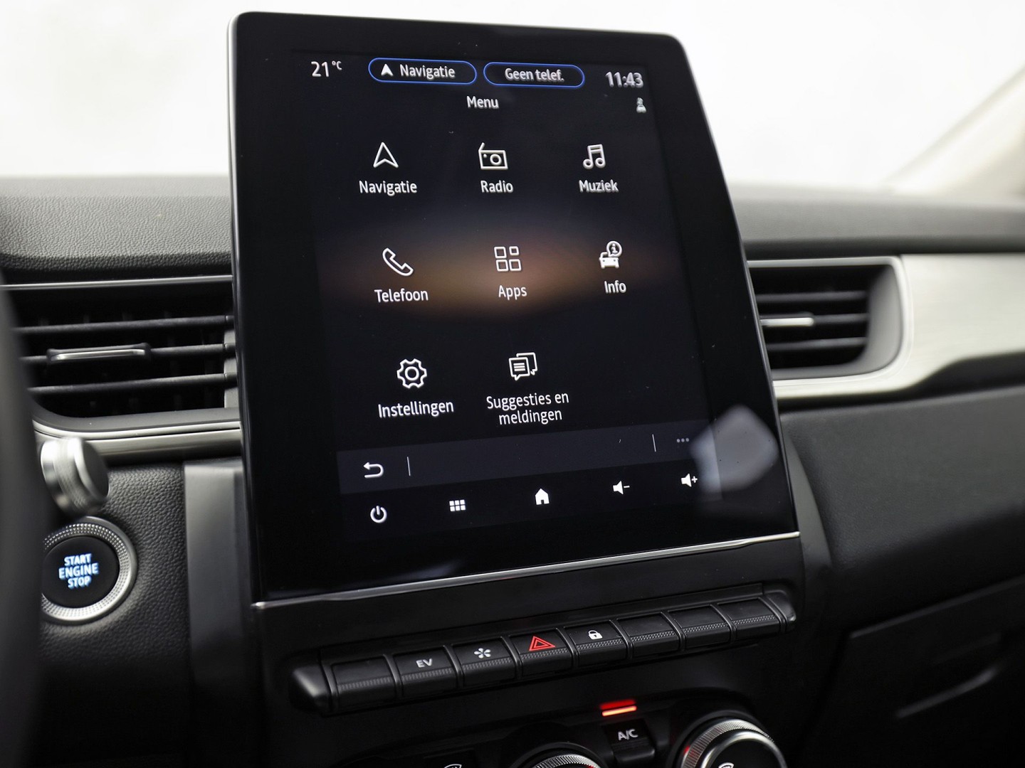 Renault Captur 1.6 E-Tech Plug-in Hybrid 160 Sport 160Pk Automaat (VIRTUAL COCKPIT, APPLE CARPLAY, GROOT NAVI, CAMERA, SPORTSTOELEN, LEDER, GETINT GLAS, LANE ASSIST, NIEUWSTAAT)