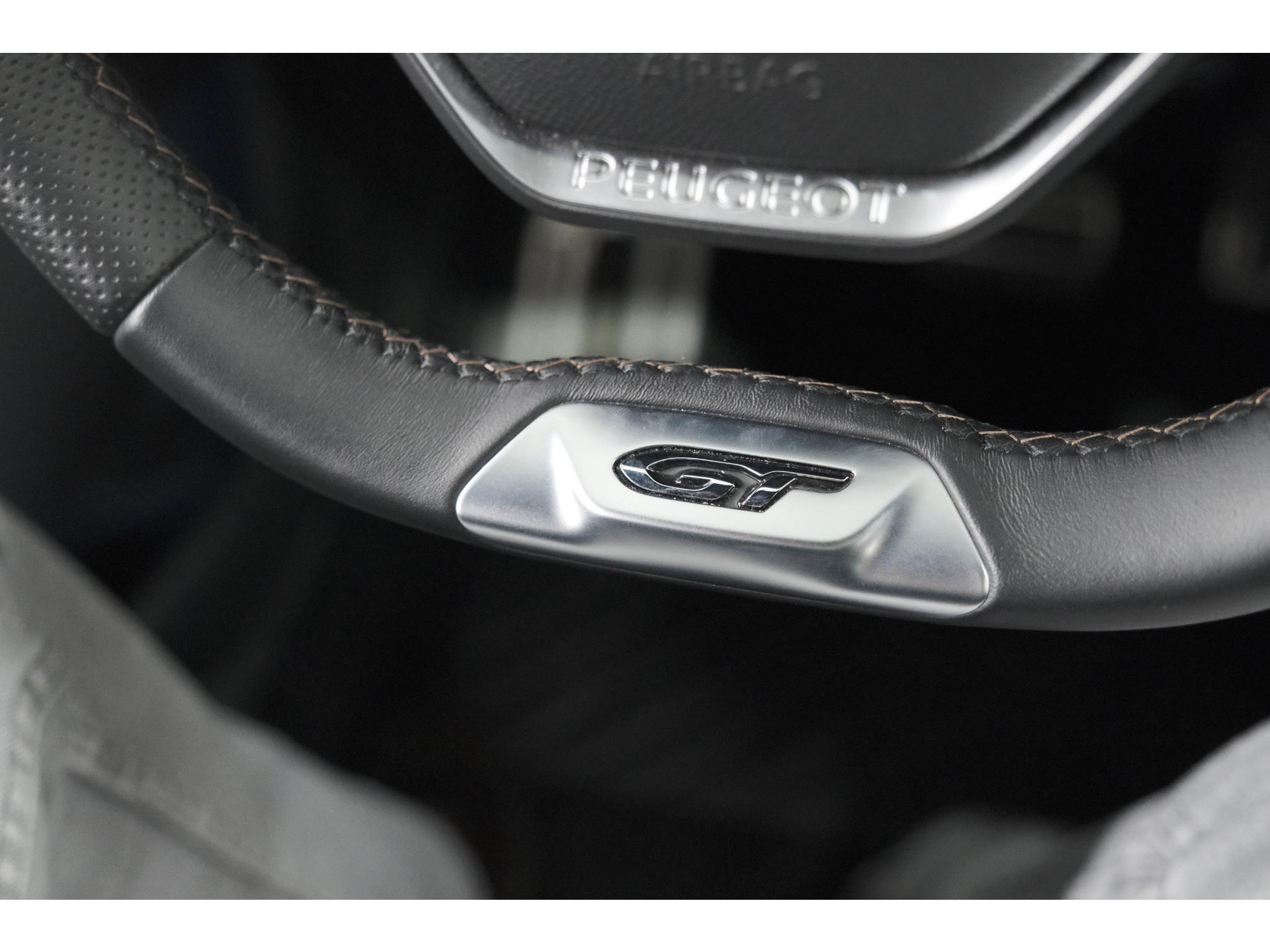 Peugeot 3008 HYbrid4 300 GT | Elektrisch Panoramadak | Dodehoekdetectie | Camera | Navigatie