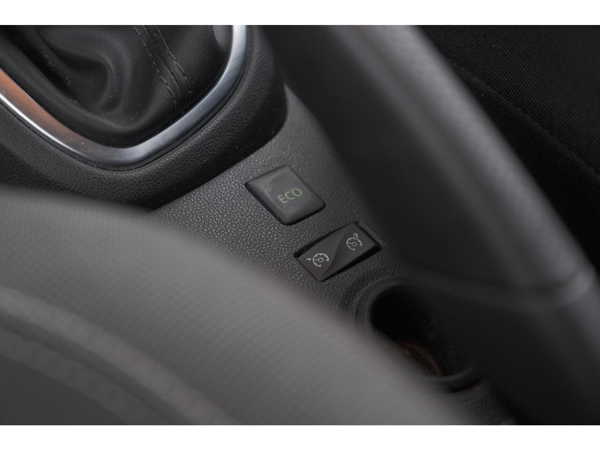 Renault Captur TCe 90 Intens | Camera | Dodehoekdetectie | Navigatie | Parkeersensoren