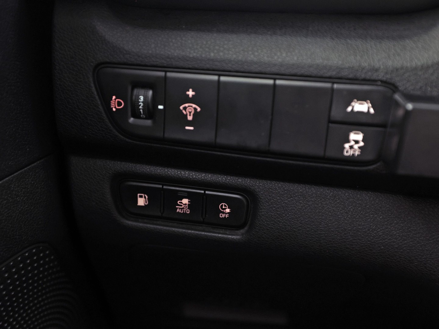 Kia Niro 1.6 GDi PHEV DynamicLine 141Pk Automaat (1e EIGENAAR, APPLE CARPLAY, GROOT NAVI, CAMERA, TREKHAAK, SPORTSTOELEN, ADAPTIVE CRUISE, GETINT GLAS, LEDER, NIEUWSTAAT)