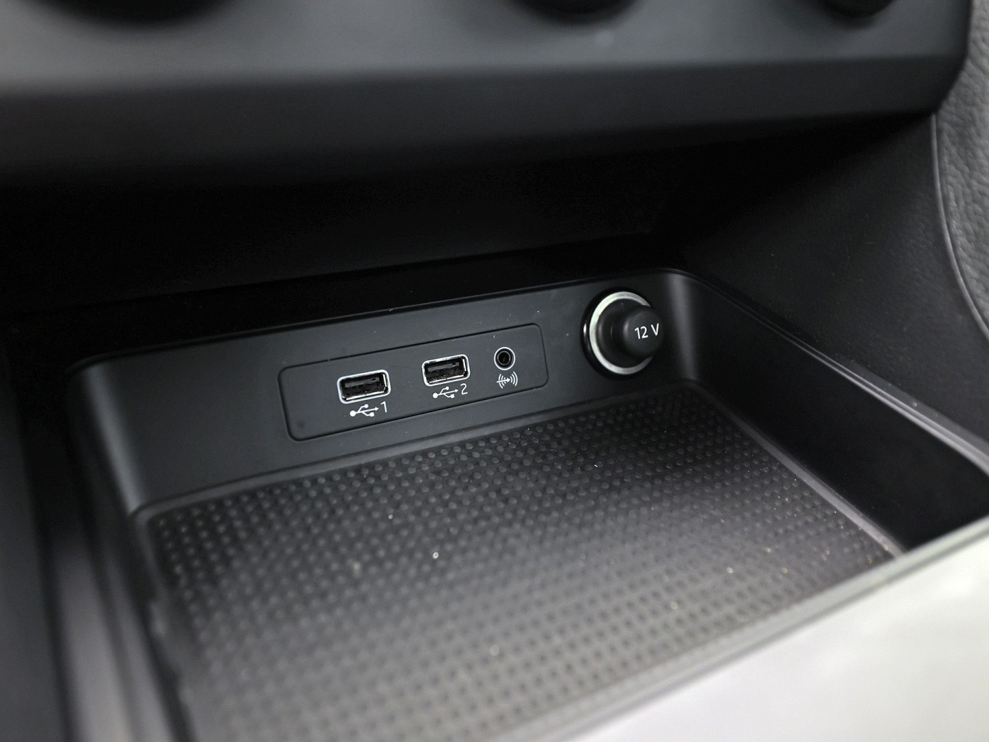 SEAT Ateca 1.0 TSI Sport (GROOT NAVI, APPLE CARPLAY, CAMERA, GETINT GLAS, LM VELGEN, CLIMATE, AUTOMATISCH INPARKEREN, NIEUWE APK)