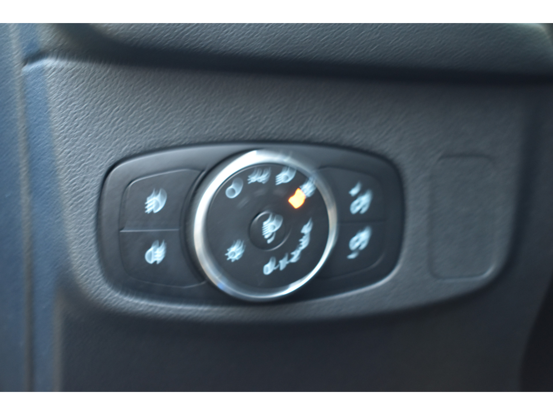 Ford Focus 1.0 92 kW AT Active MHEV Automaat Navigatie Pdc Stoel/stuur verwarming