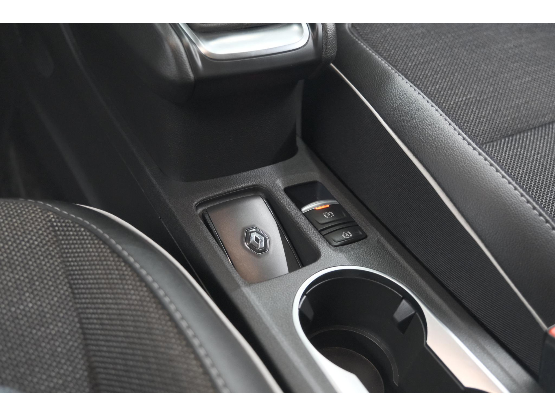 Renault Captur TCe 90 Techno | 360 Camera | 9.3 Inch Grootscherm | Apple Carplay | Navigatie