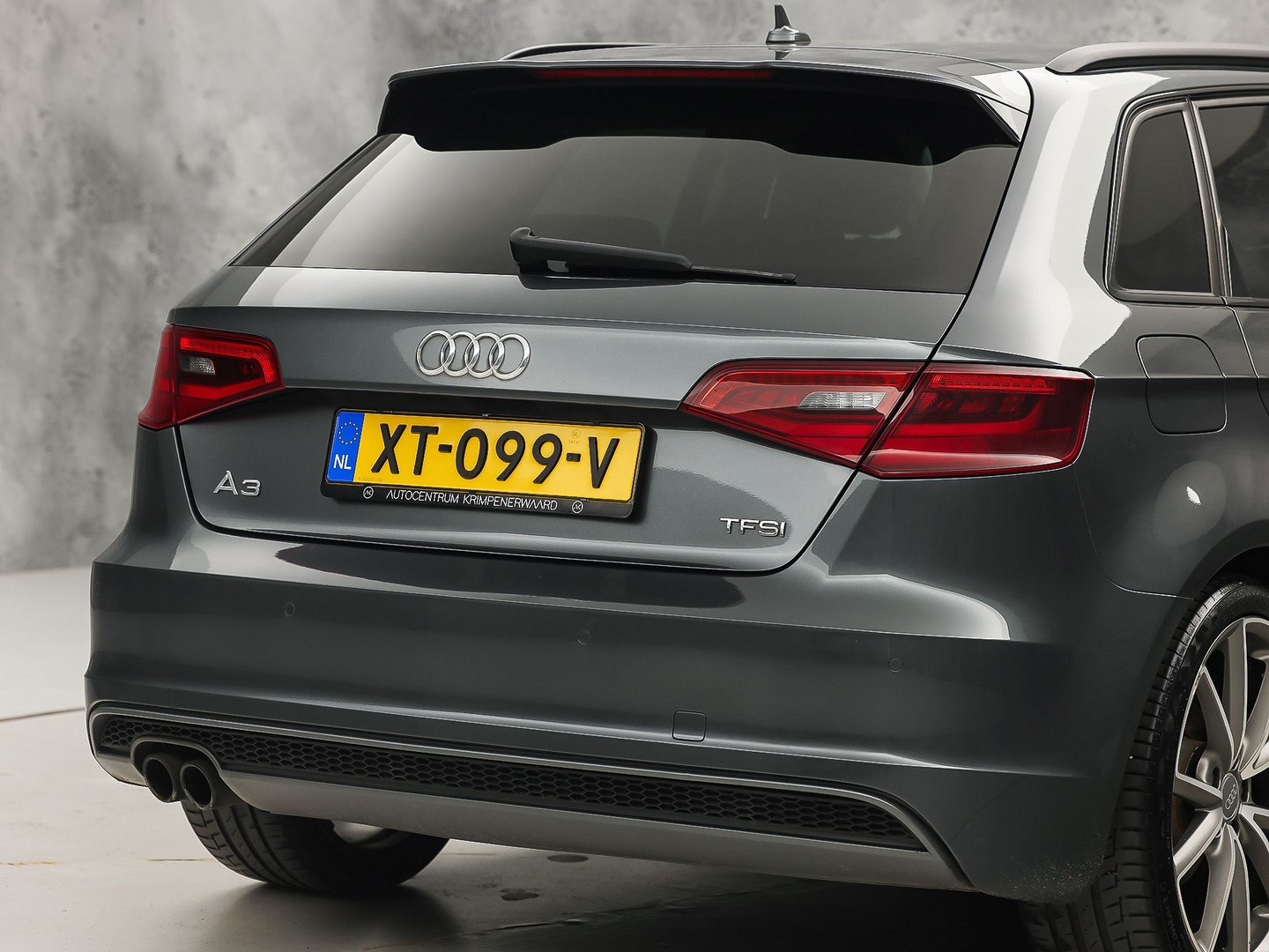 Audi A3 Sportback 1.4 TFSI S-Line Sport Automaat (NAVIGATIE, CLIMATE, LEDER/ALCANTARA, KEYLESS, SPORTSTOELEN, STOELVERWARMING, GETINT GLAS, CRUISE, NIEUWSTAAT)