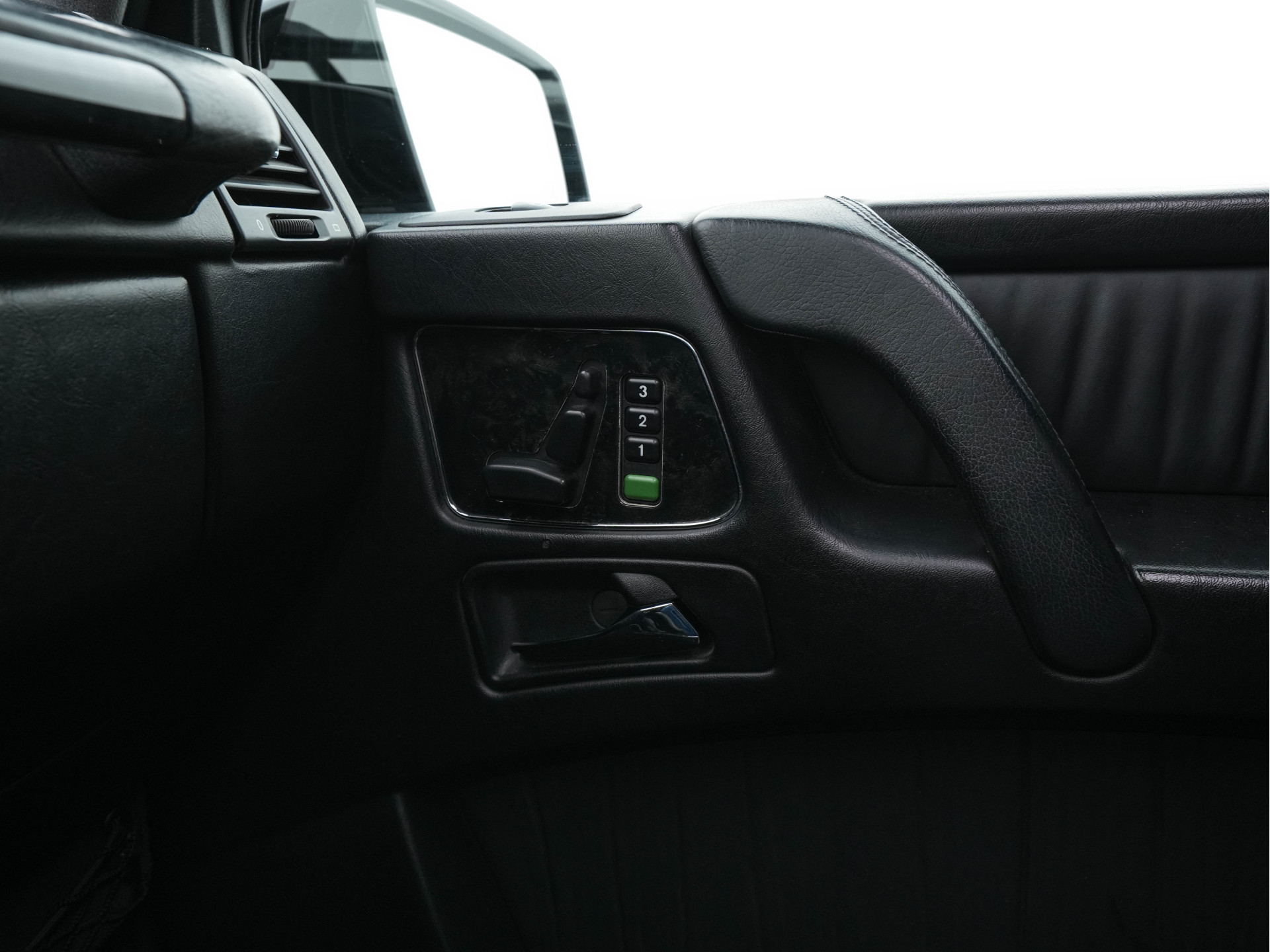 Mercedes-Benz G-klasse AMG 55 Kompressor Lang AMG Aut. *PANO | LUXURY-DESIGNO-LEATHER | XENON | HARMAN/KARDON | MEMORY-PACK | CAMERA | NAVI-FULLMAP | HEATED-COMFORTSEATS | PIRVACY-GLASS | 20''ALU | TOWBAR*