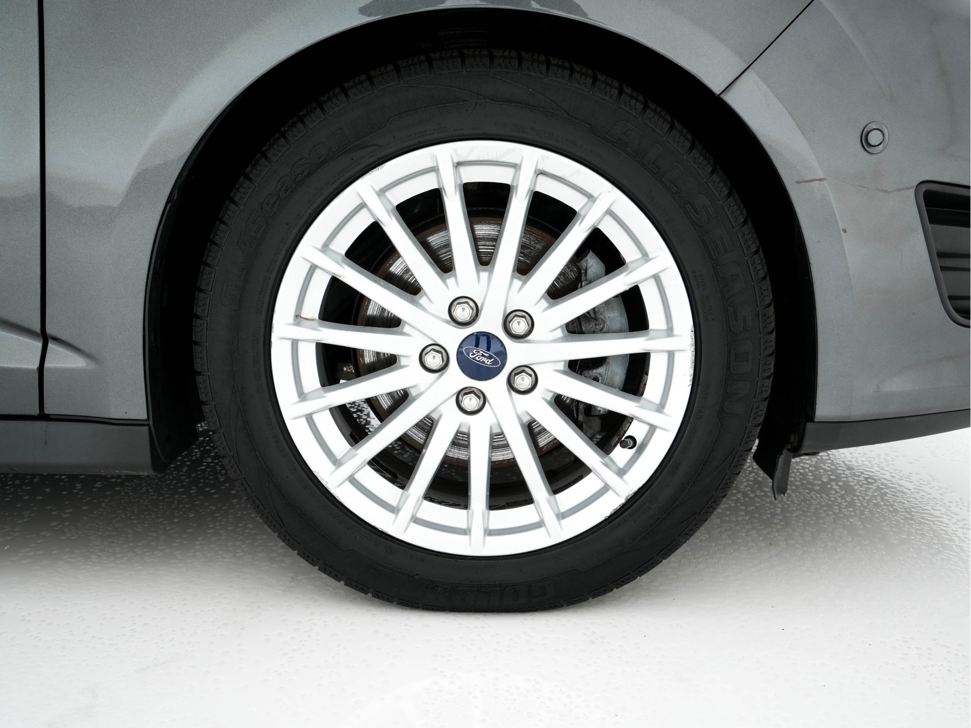 Ford C-Max 2.0 Plug-in Hybrid Titanium Plus Aut. *PANO | LEATHER | NAVI-FULLMAP | CAMERA | KEYLESS | HEATED-COMFORT-SEATS | ECC | DIGI-COCKPIT | PDC | 17''ALU*