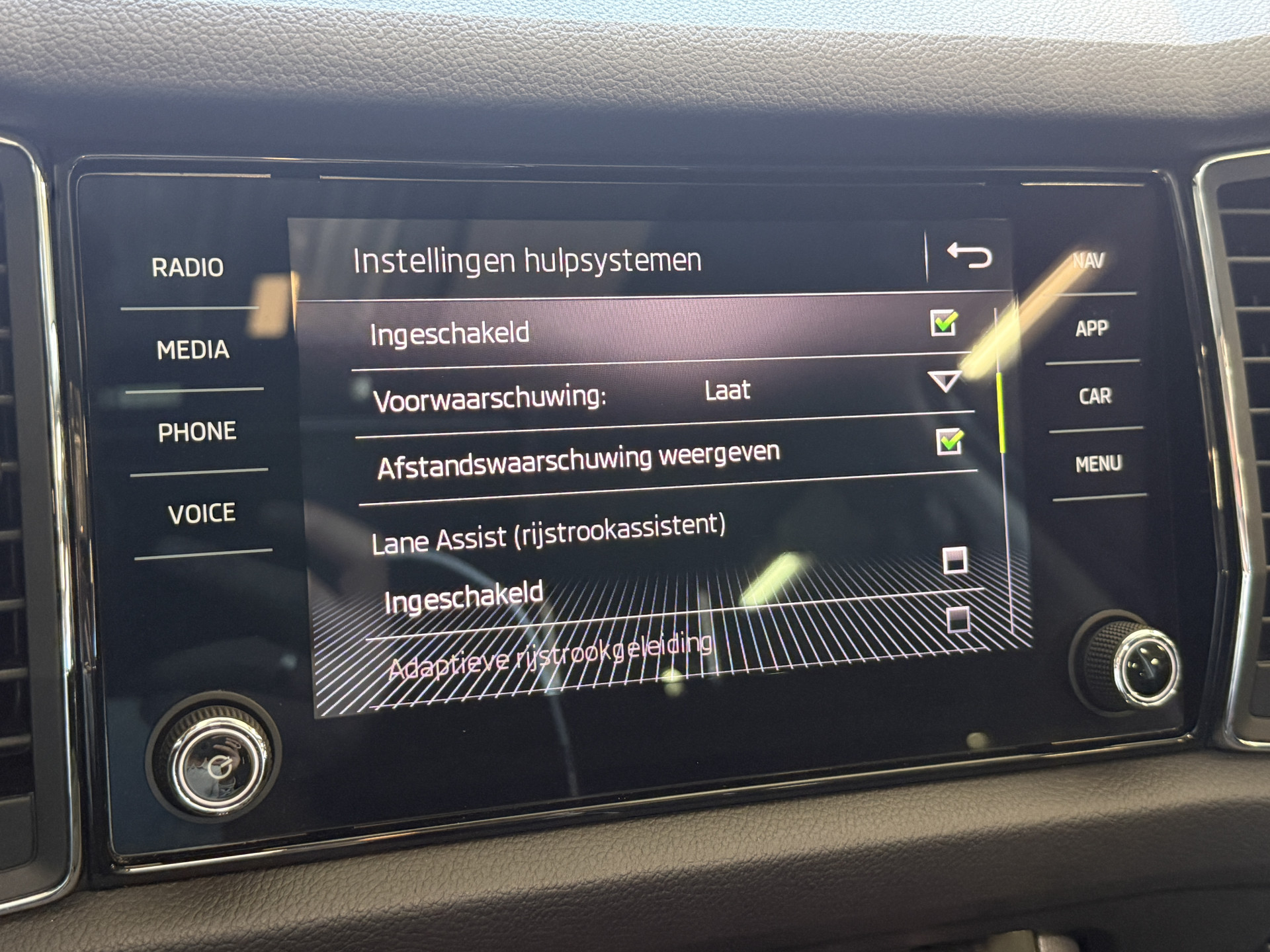 ŠKODA Kodiaq 1.5 TSI Business Edition | Panoramadak | Apple Carplay | Stoelverwarming