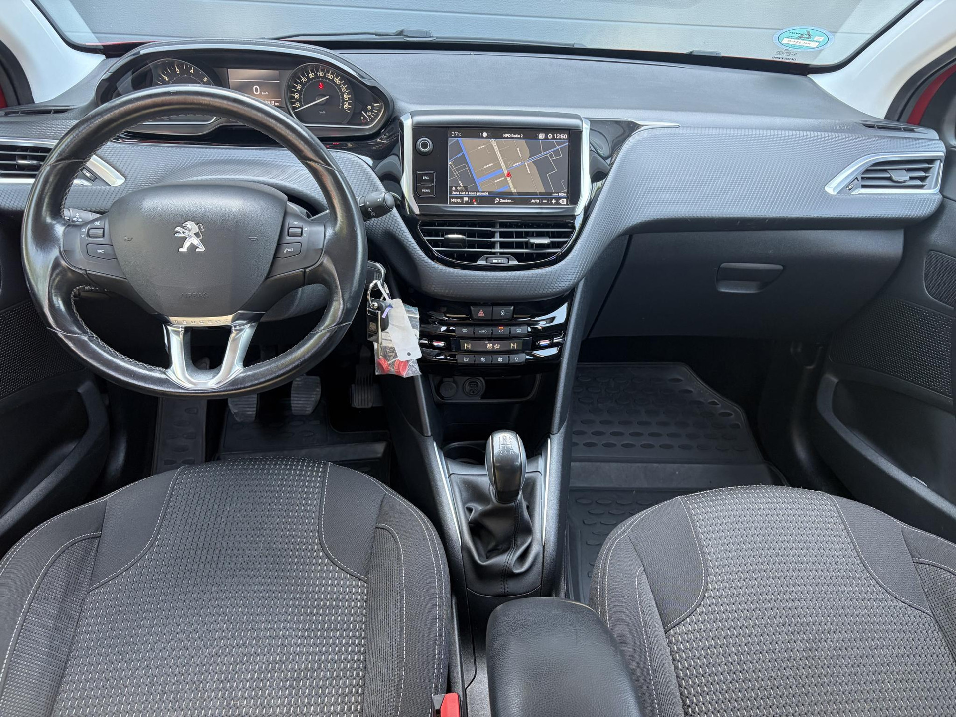 Peugeot 208 1.2 PureTech Allure 1e Eigenaar,D-riem vv in 2023,Afn.Trekhaak,Dealer Onderhouden,Carplay,Navi,Clima,Cruise,Lm velgen,110pk,N.A.P,Pdc,Apk tot 07-2027