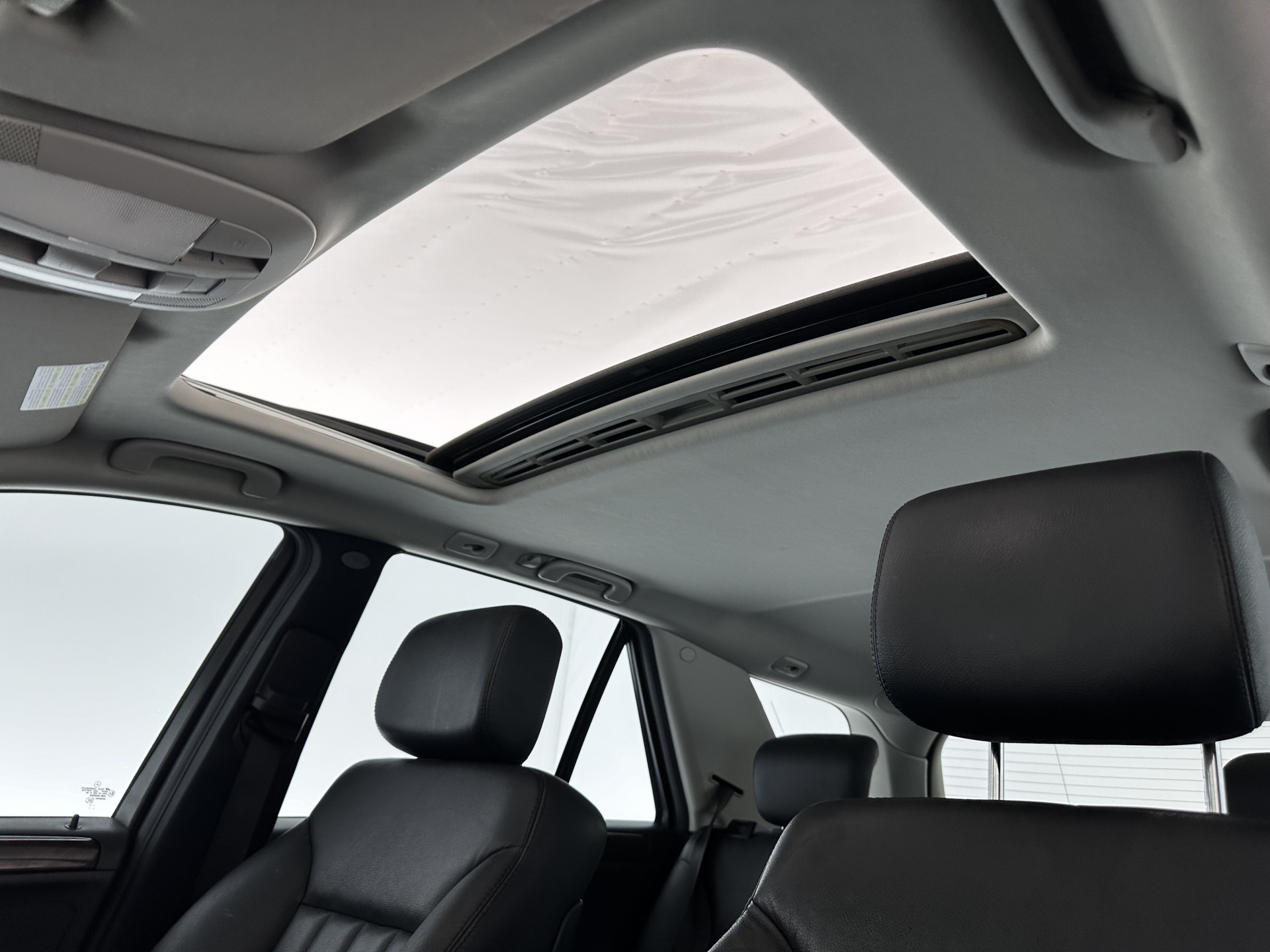 Mercedes-Benz M-klasse ML 420 CDI (⚠️) Aut. *PANO | LEATHER | BI-XENON | NAVI-FULLMAP | KEYLESS | AIRMATIC | CAMERA | TOWBAR | CRUISE | HARMAN/KARDON-AUDIO| MEMORY-PACK | HEATED-COMFORT-SEATS | 19"ALU*