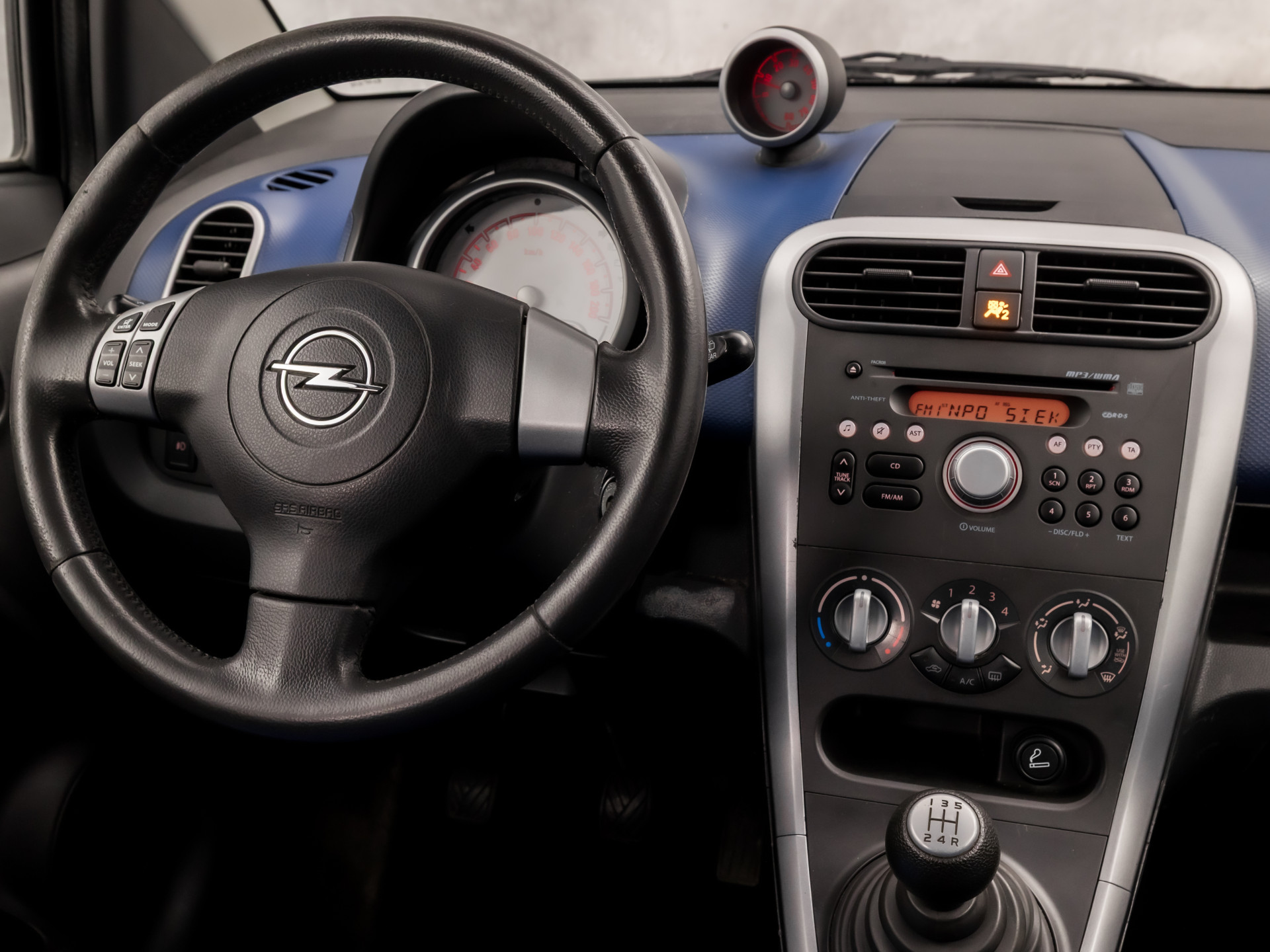 Opel Agila 1.2 Sport (AIRCO, ELEK RAMEN, SPORTSTOELEN, GETINT GLAS, NIEUWE APK, NIEUWSTAAT)